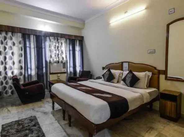 Bed in Hotel Vinayakam Bed in Hotel Vinayakam