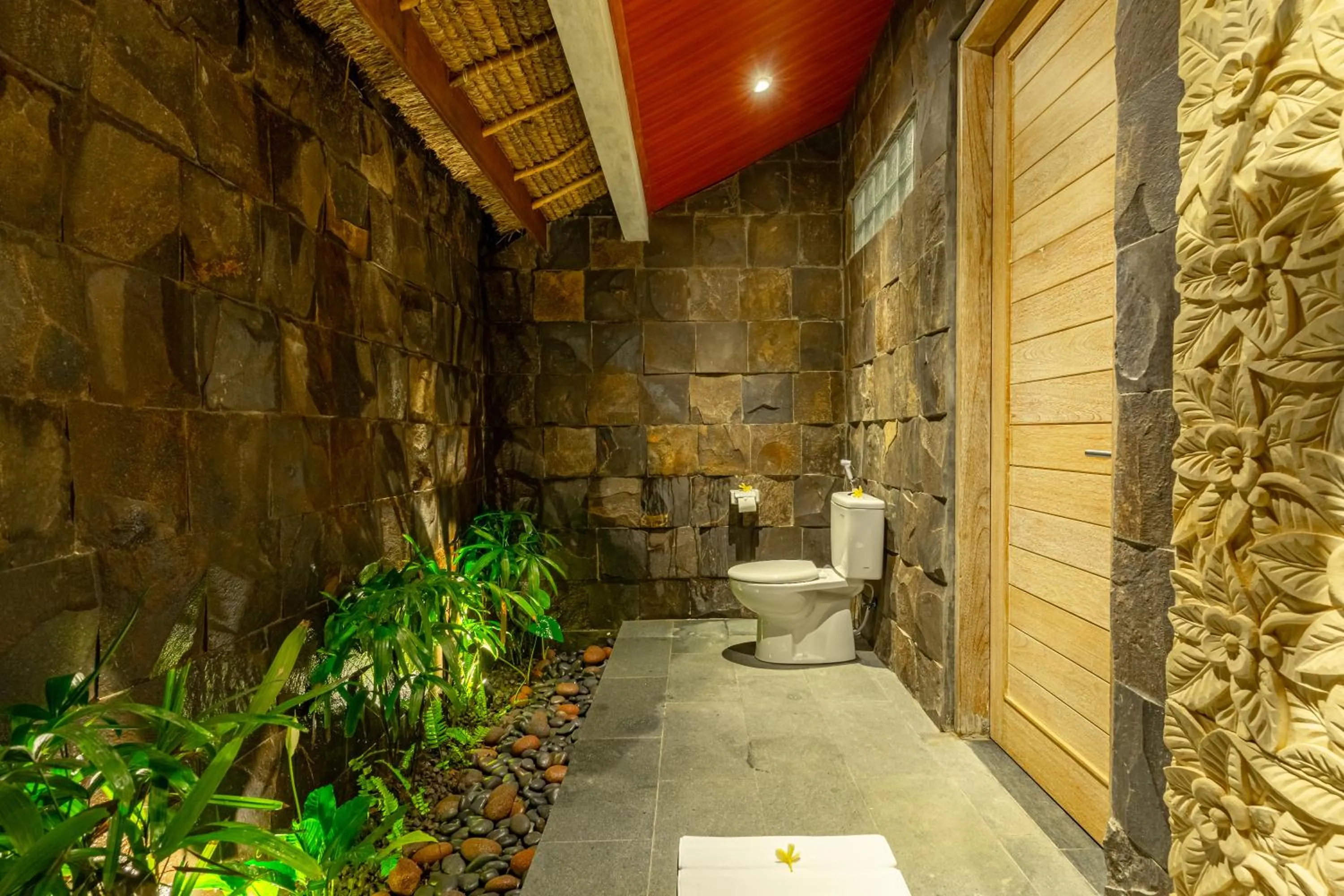 Toilet in Brand new Luxury 3BR villa Ethnic Ubud # 1