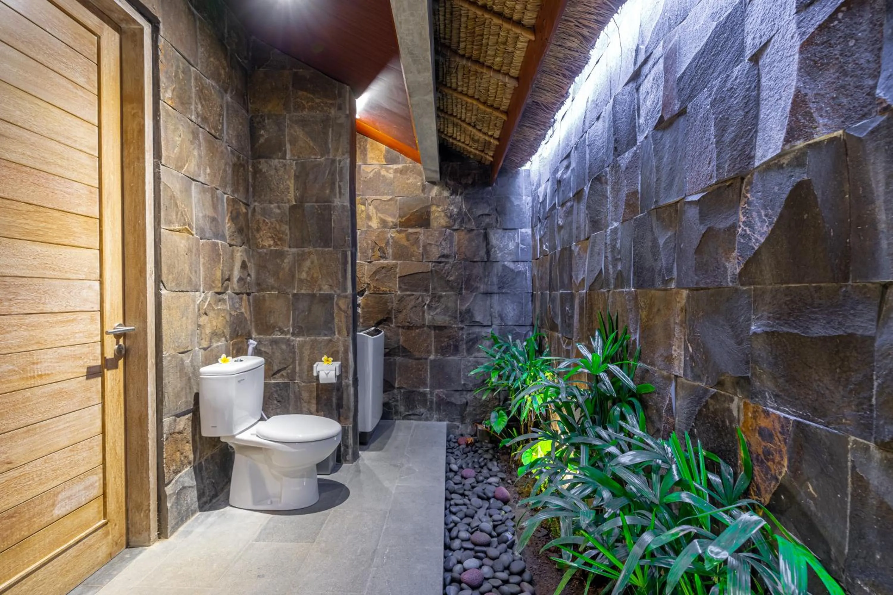 Toilet in Brand new Luxury 3BR villa Ethnic Ubud # 1