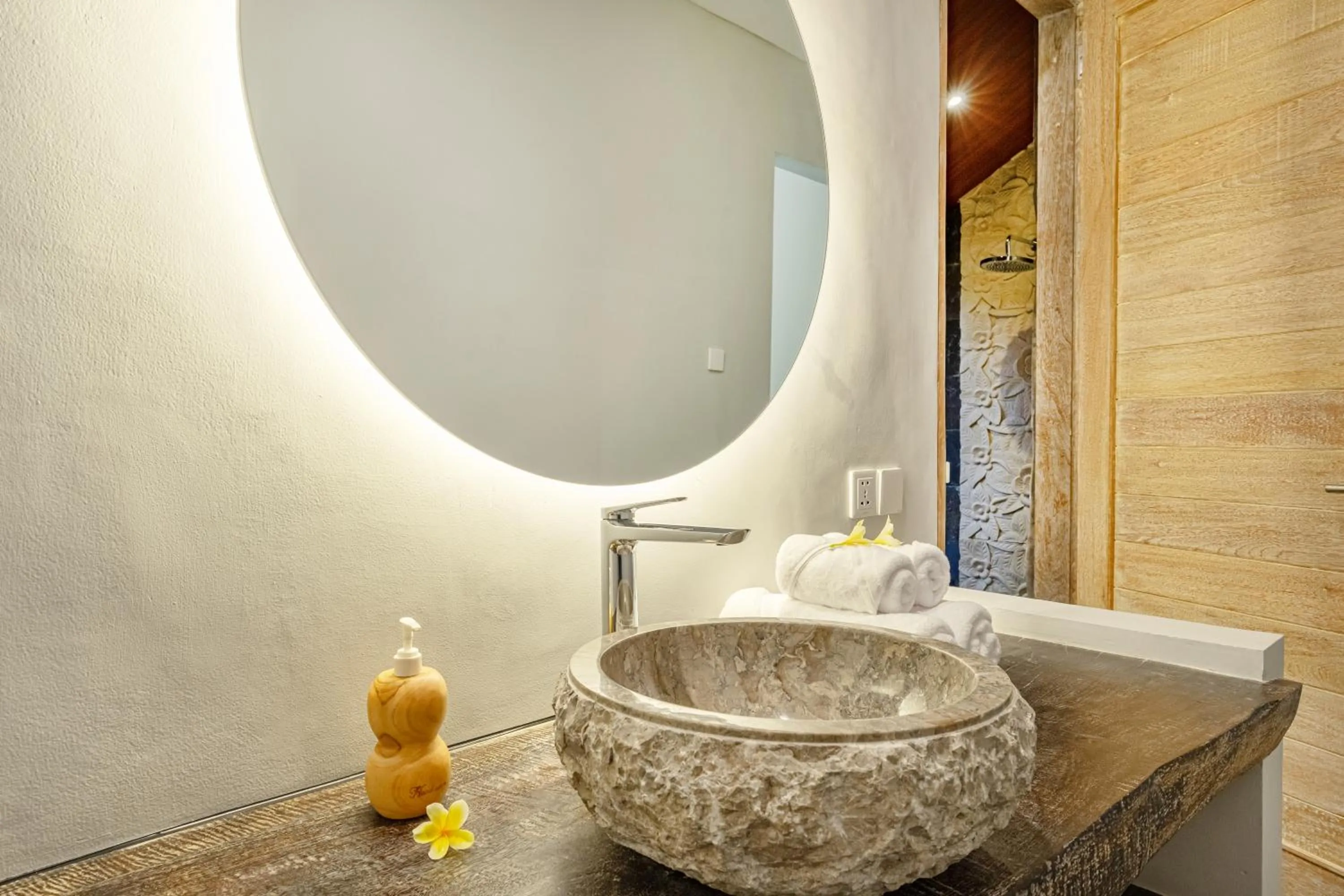 Bathroom in Brand new Luxury 3BR villa Ethnic Ubud # 1