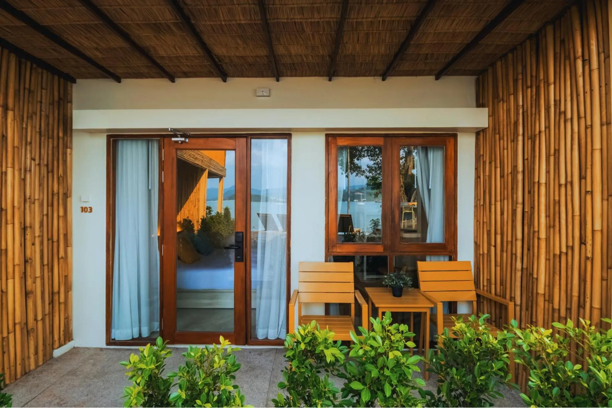 Day in Sea Sun Bed & Beyond