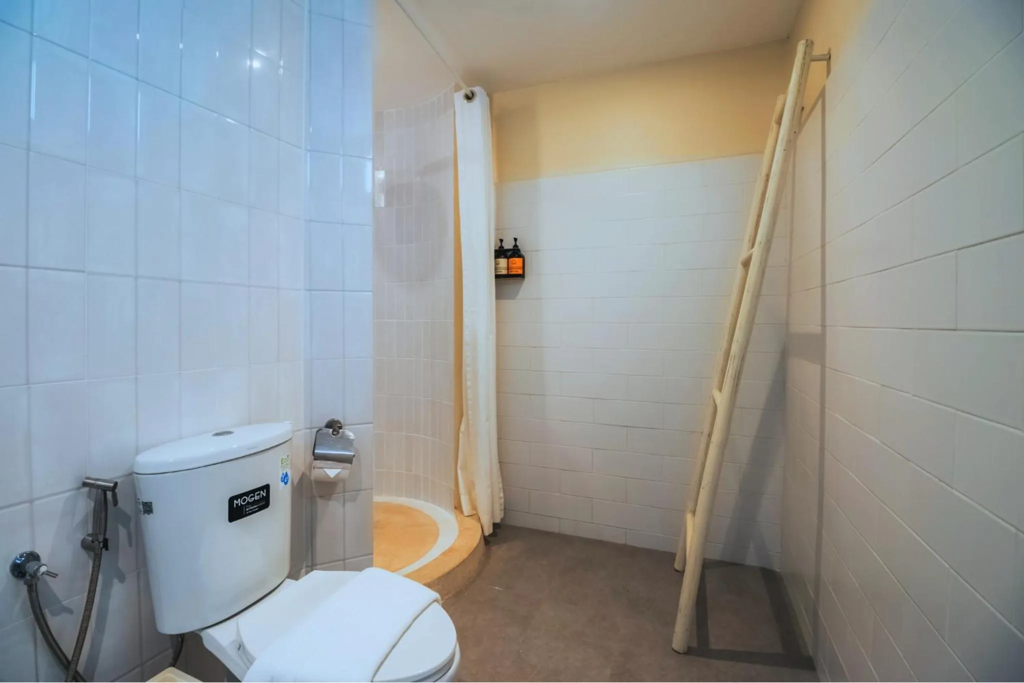 Shower in Sea Sun Bed & Beyond