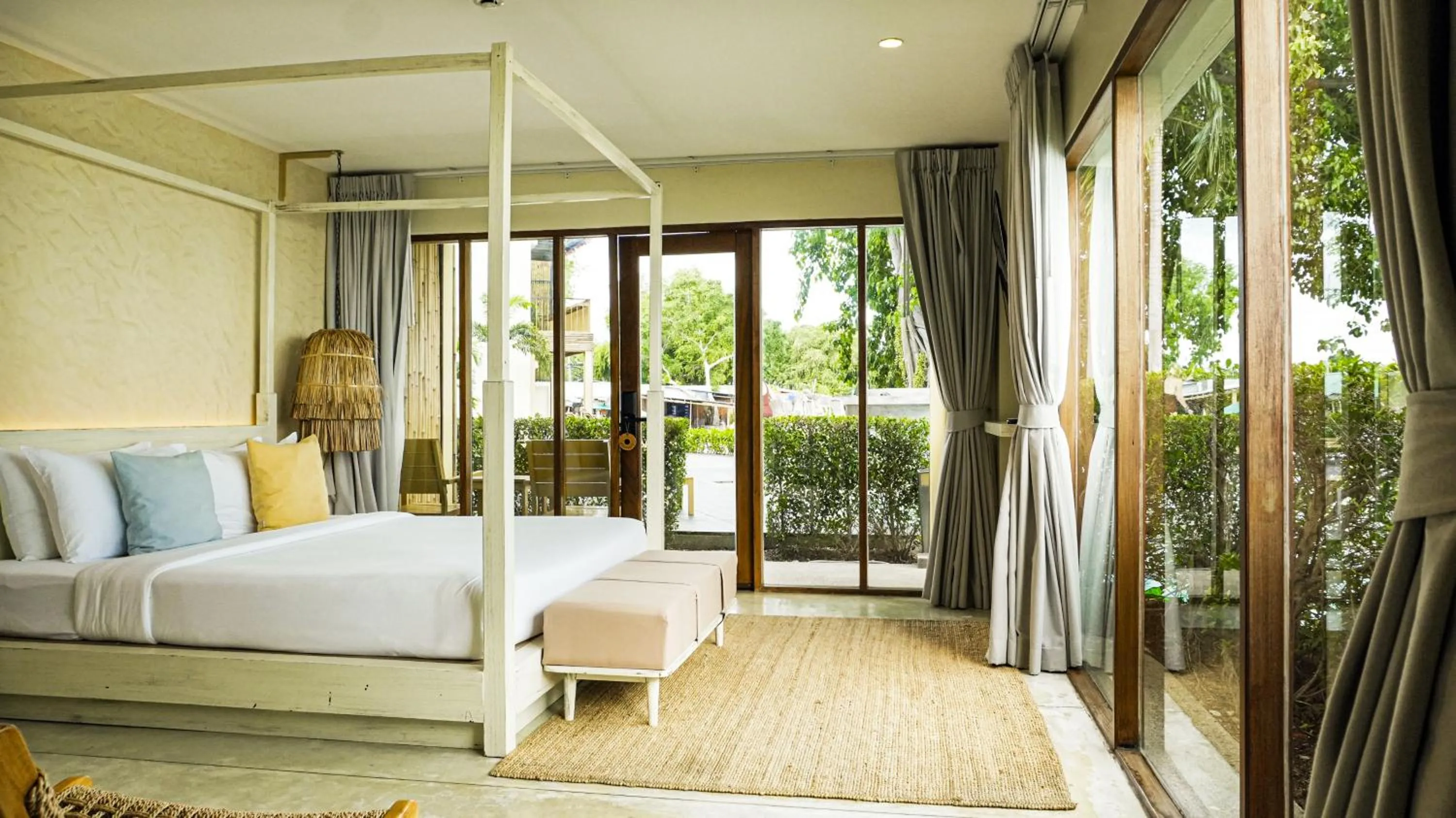 Bed in Sea Sun Bed & Beyond