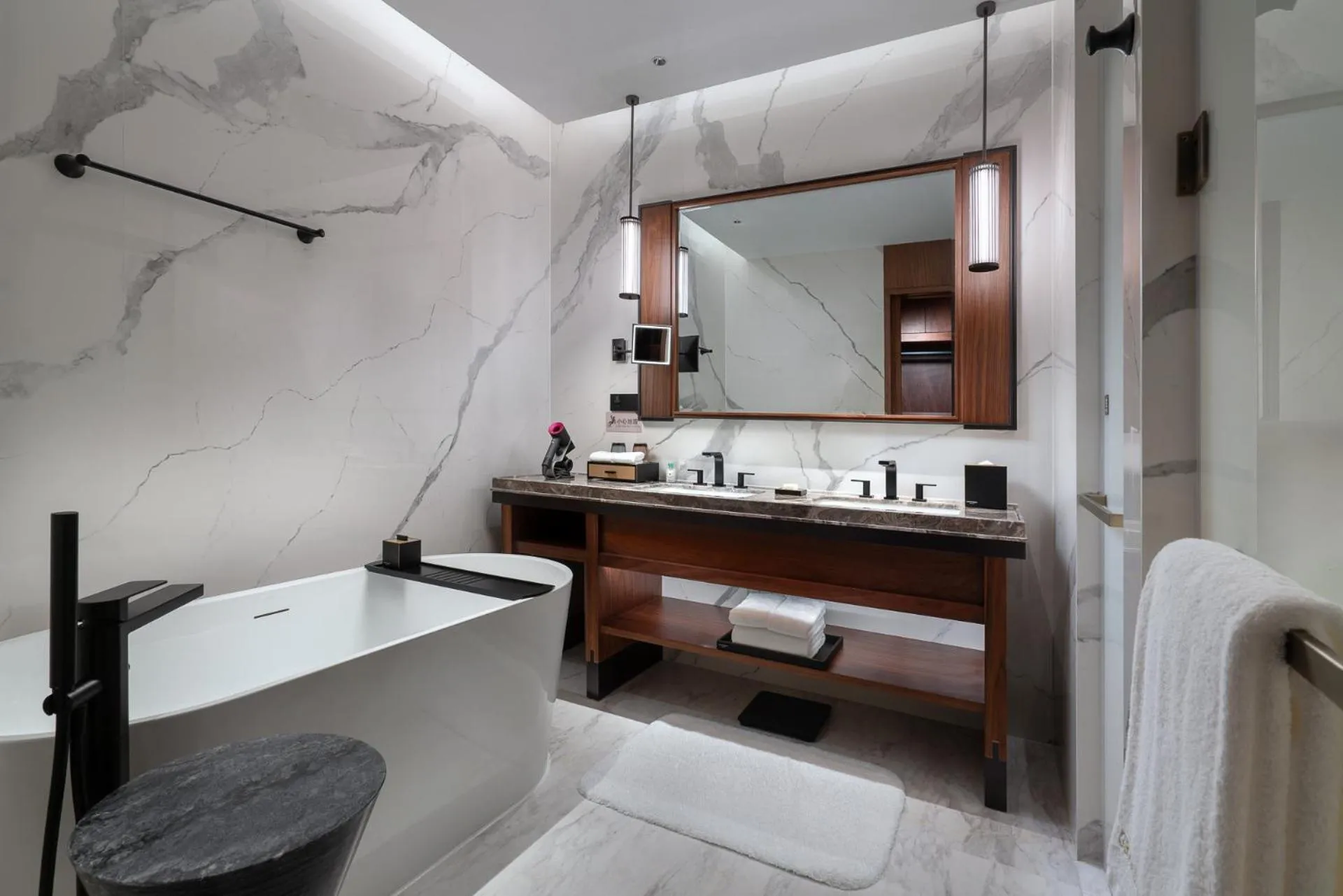 Bath in Grand Barony Jinan CBD