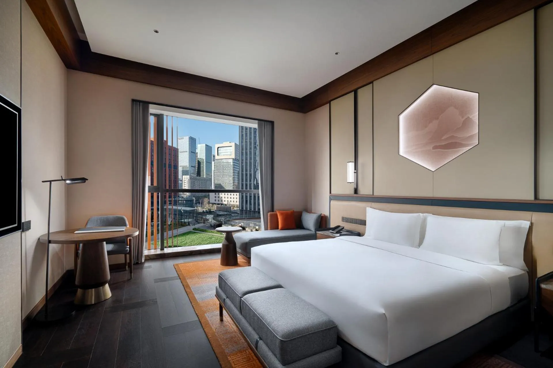 Photo of the whole room, Bed in Grand Barony Jinan CBD