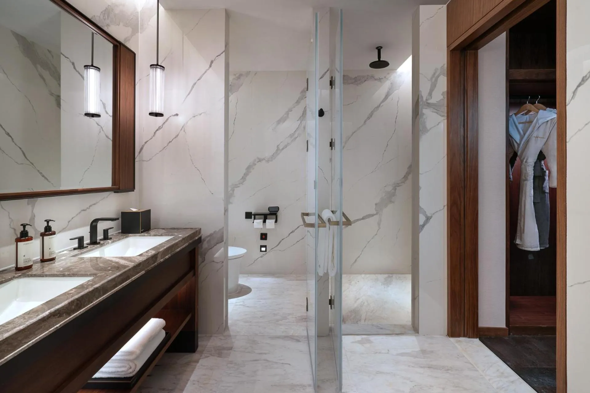 Toilet in Grand Barony Jinan CBD