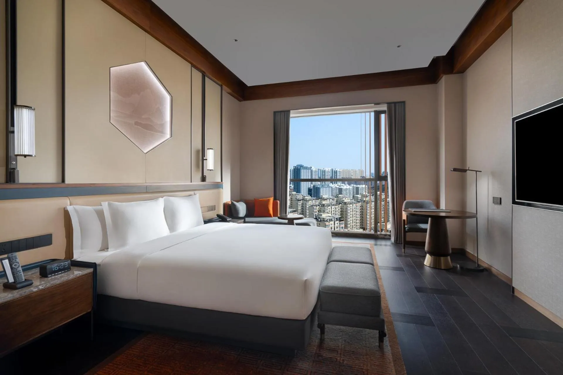 Photo of the whole room, Bed in Grand Barony Jinan CBD