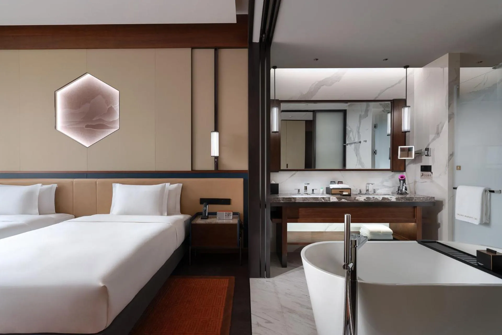 Bath, Bed in Grand Barony Jinan CBD