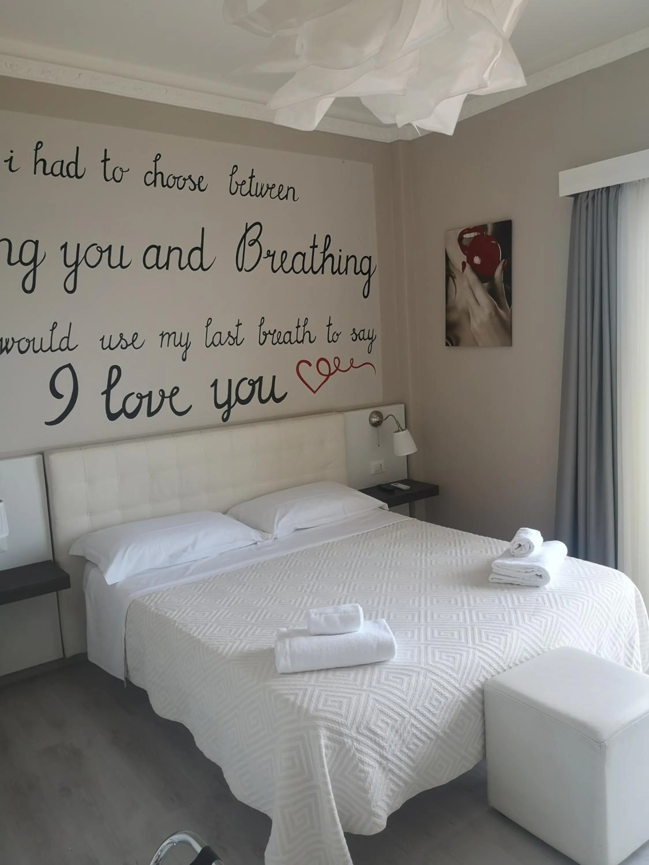 Bedroom, Bed in Athena Charming Rooms