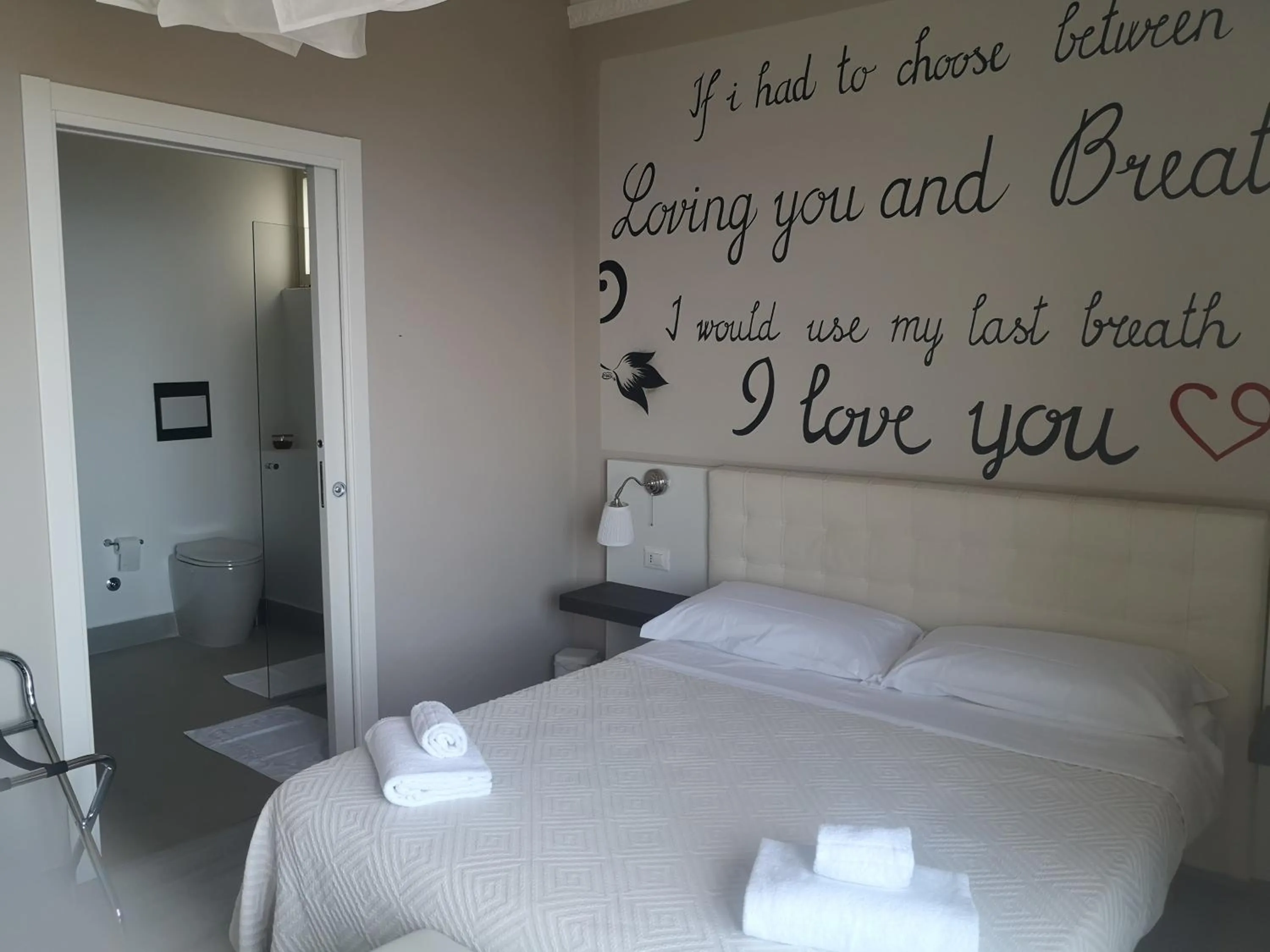 Bedroom, Bed in Athena Charming Rooms