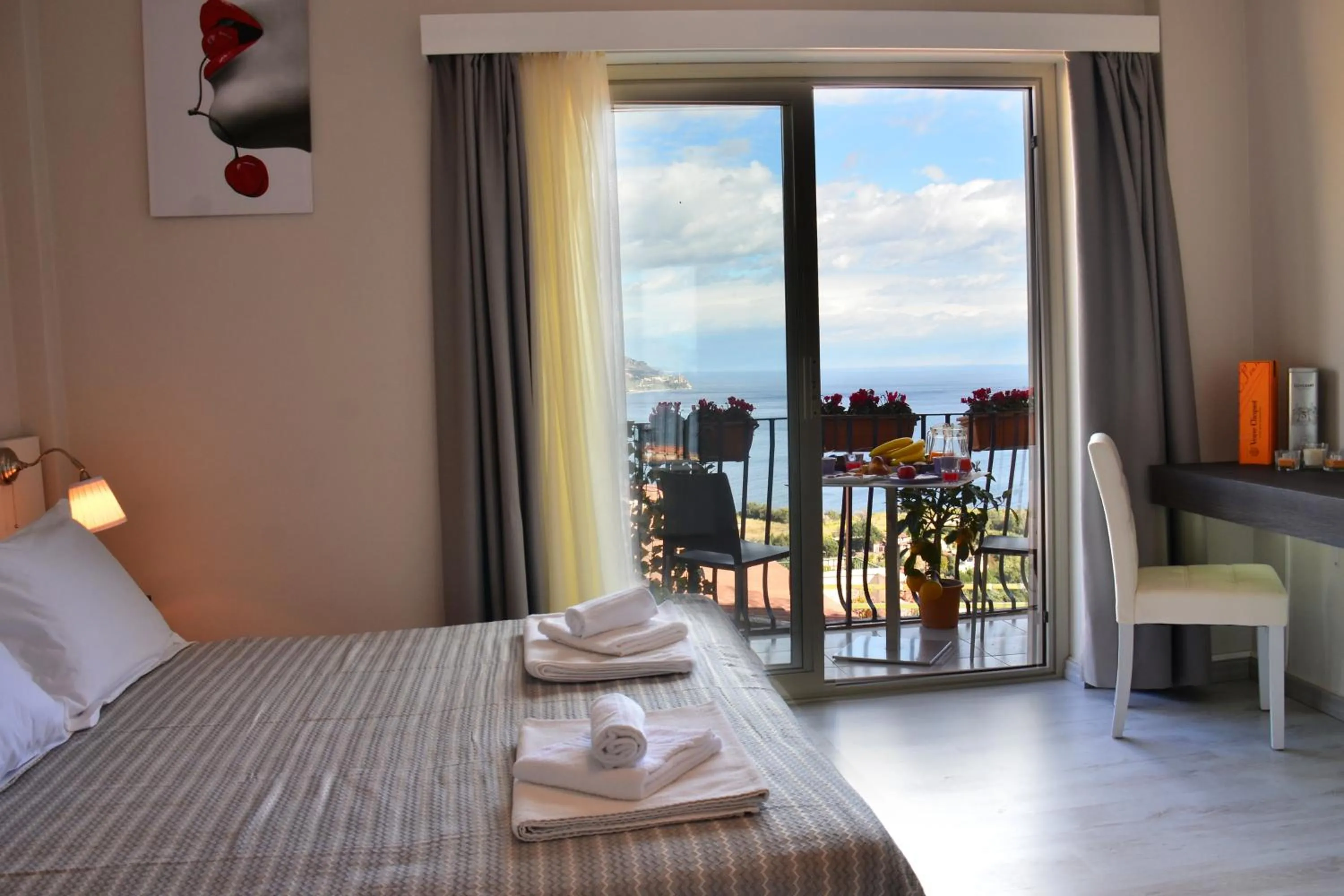 Sea view, Bed in Athena Charming Rooms