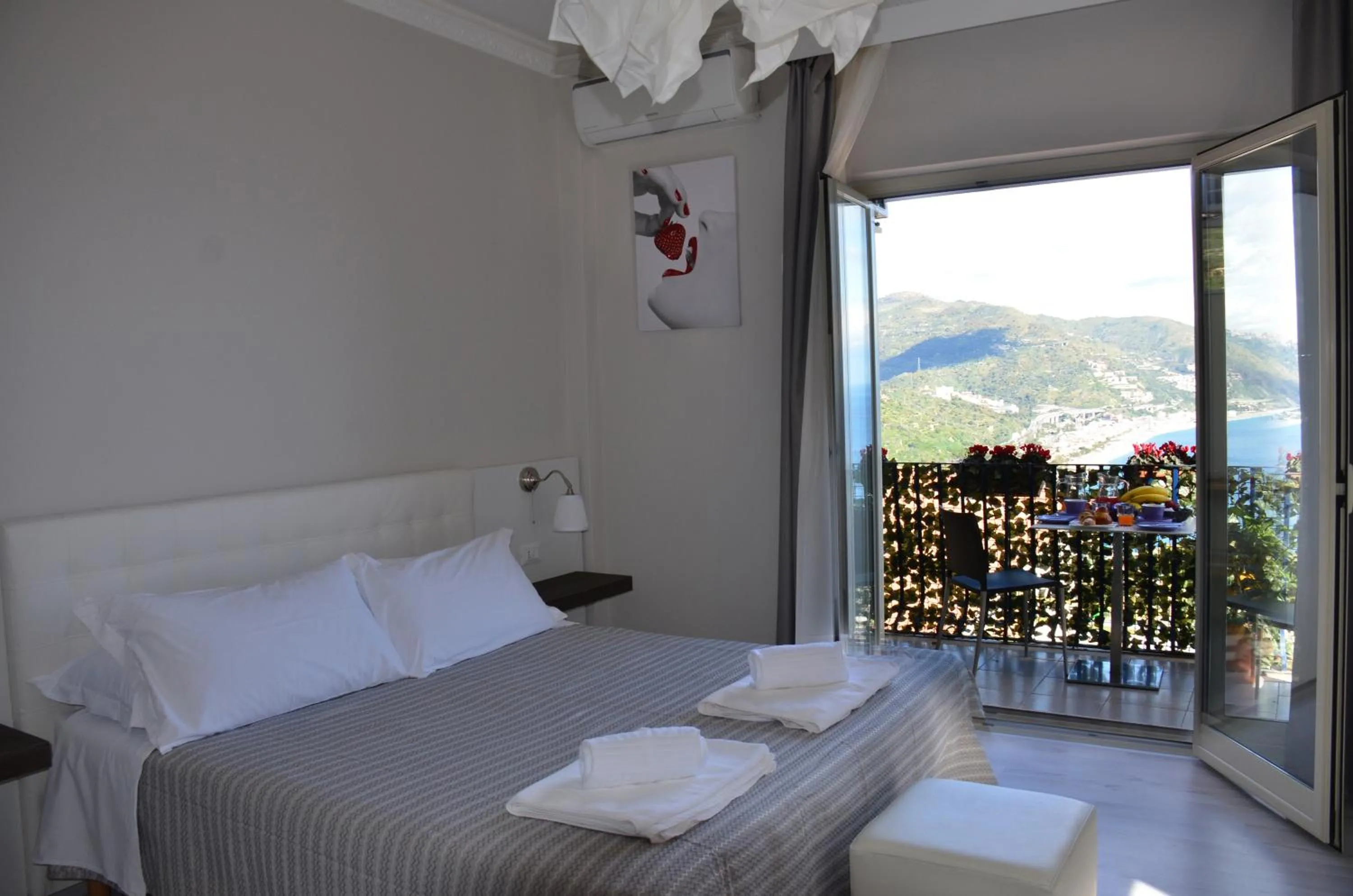 Sea view, Bed in Athena Charming Rooms