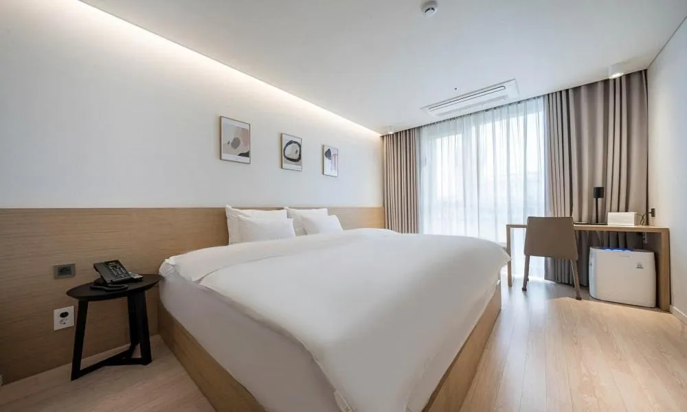 Photo of the whole room, Bed in Pohang Hotel Noblion