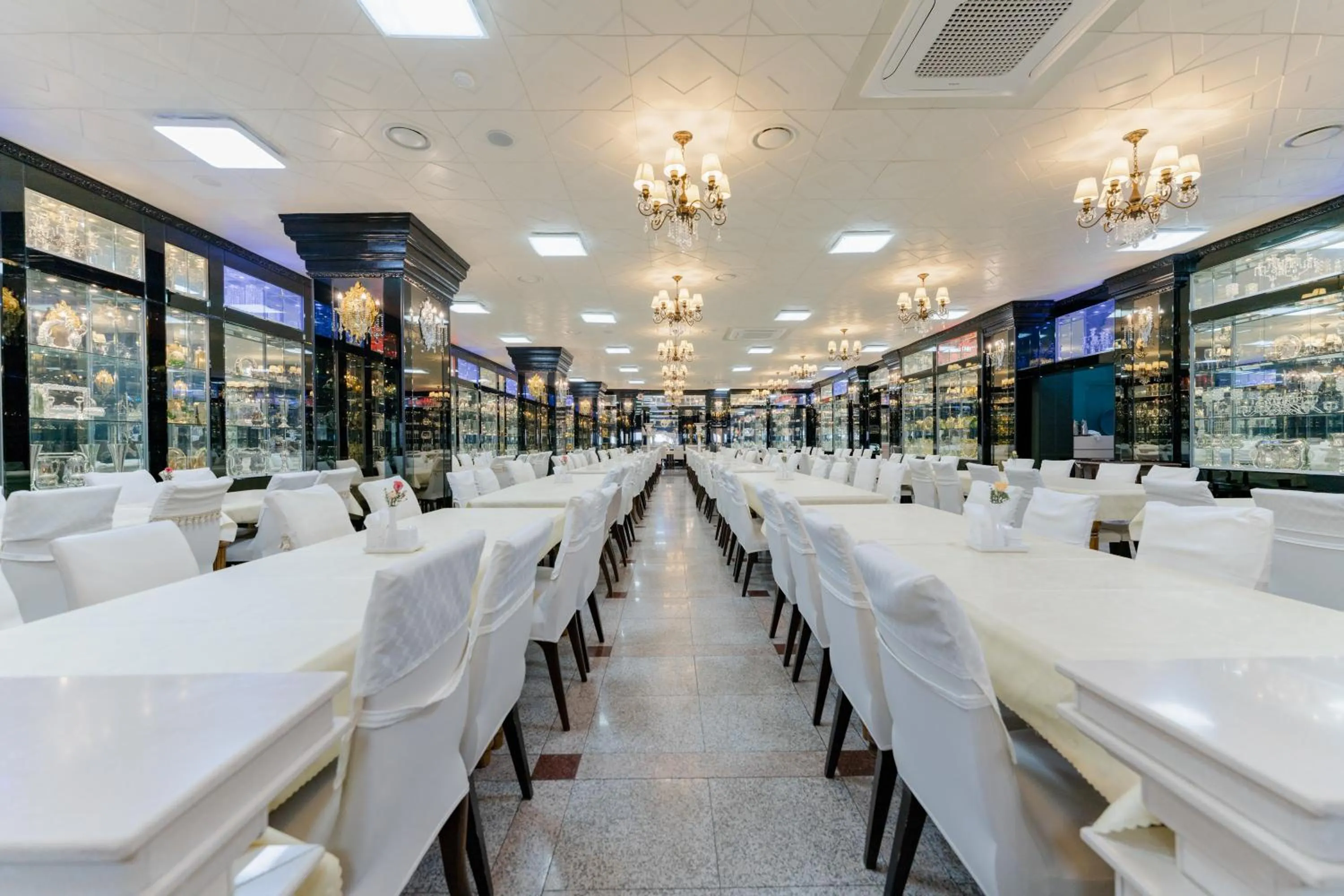 Dining area in Hotel Gaya