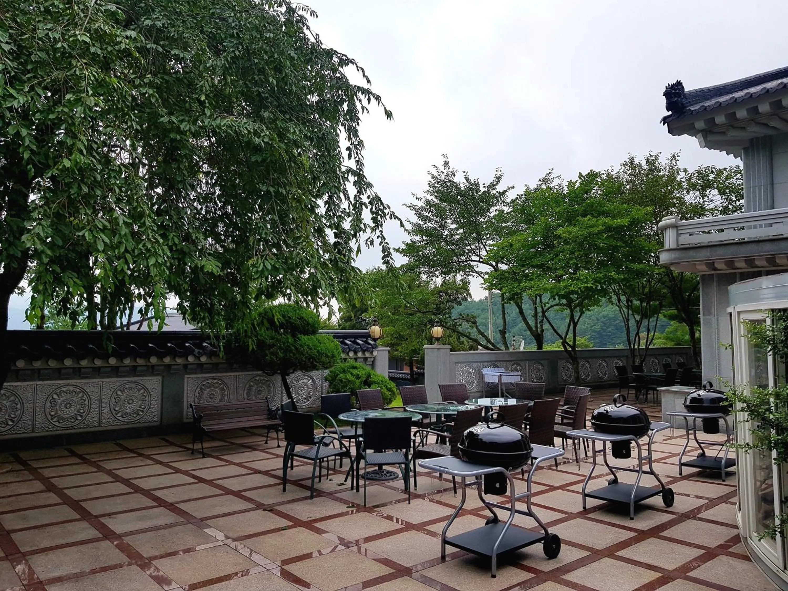 BBQ facilities in Hotel Gaya