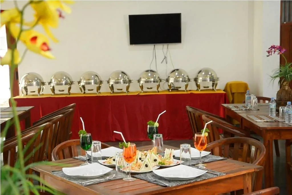 Food and drinks in Trinco Rest House