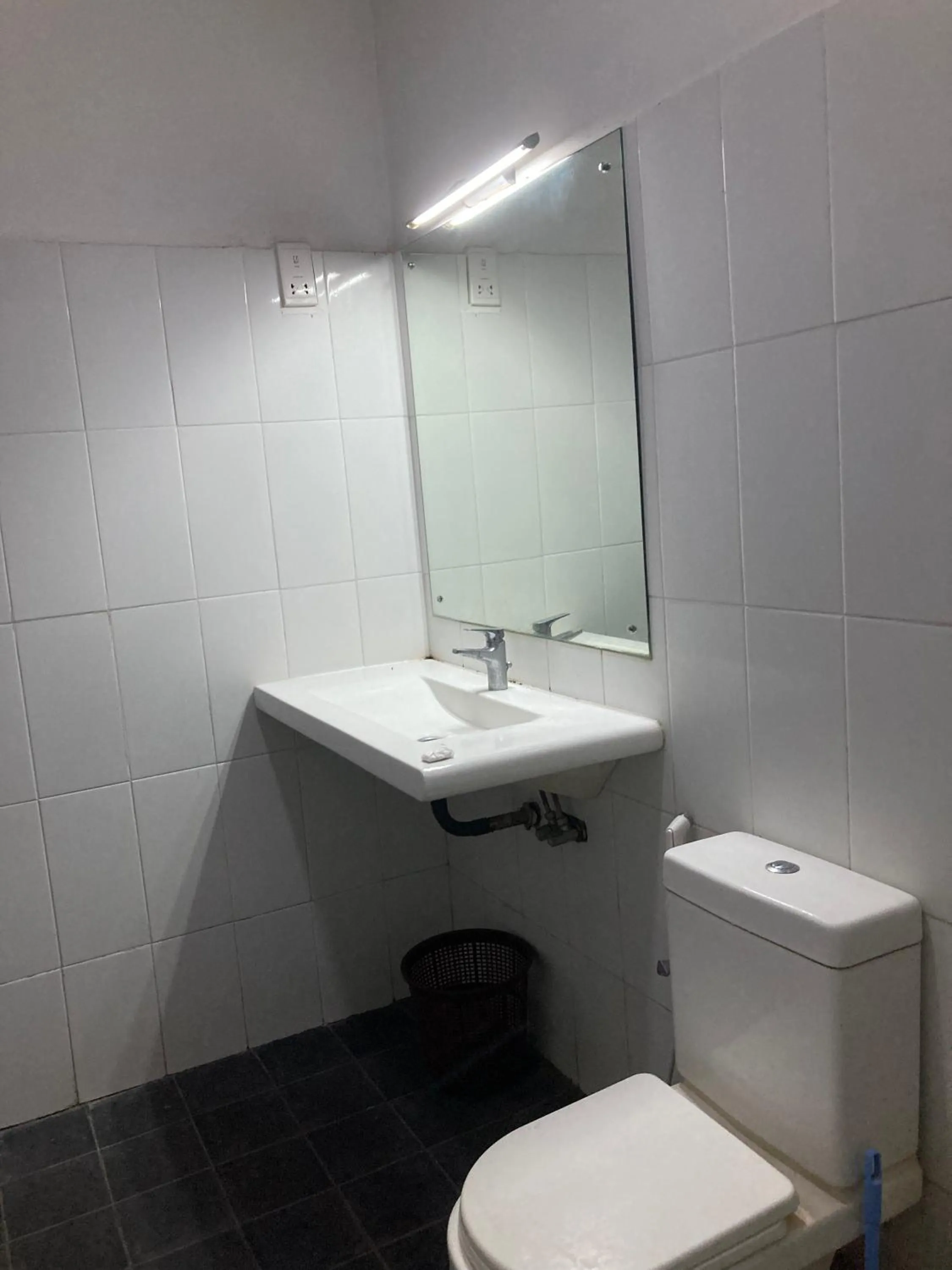 Bathroom in Trinco Rest House