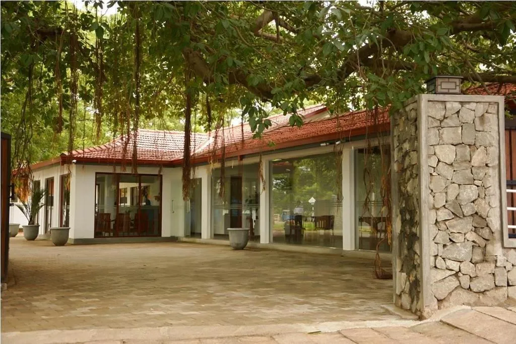 Facade/entrance in Trinco Rest House