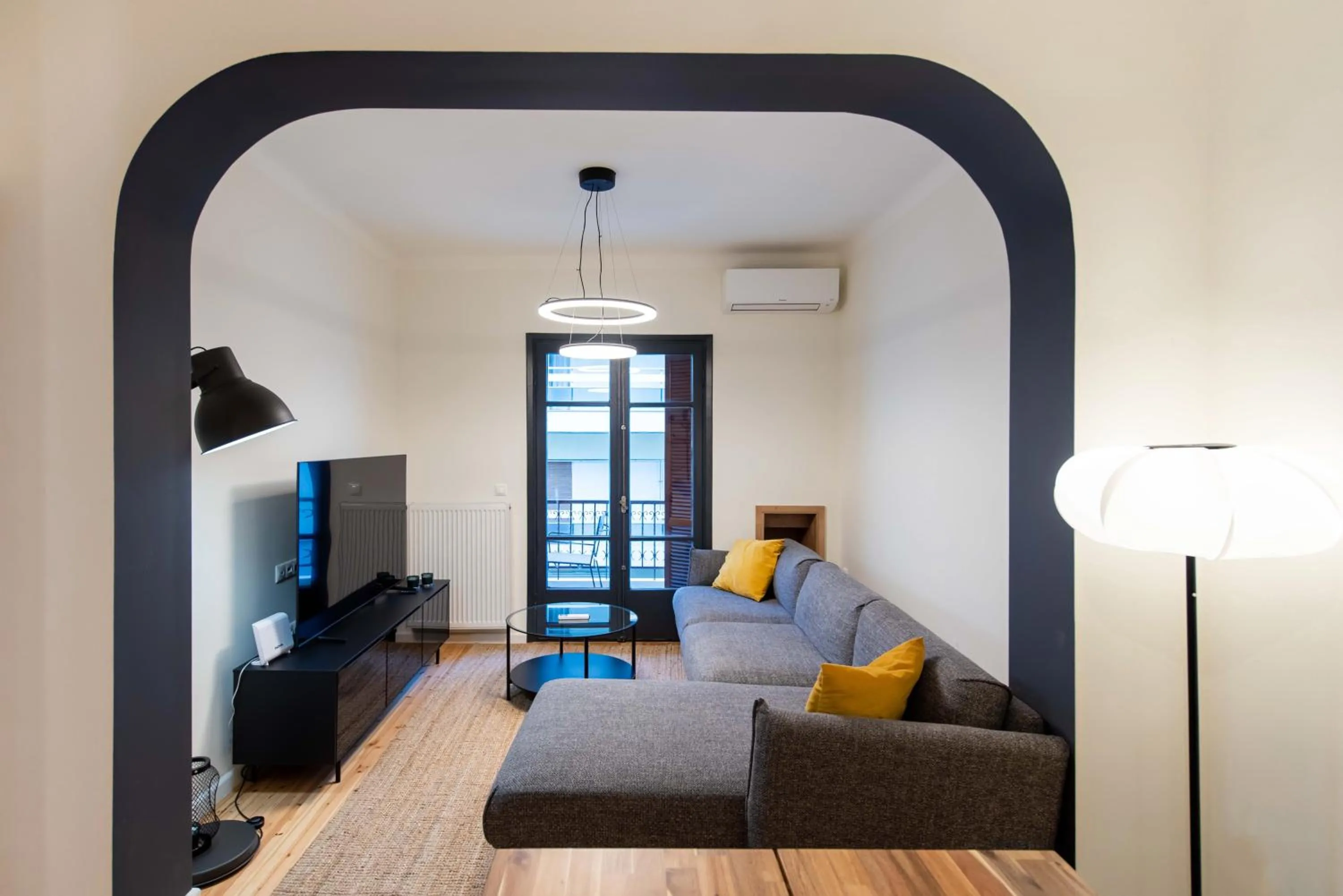 TV and multimedia in Vista by halu!: Spacious City Centre Home