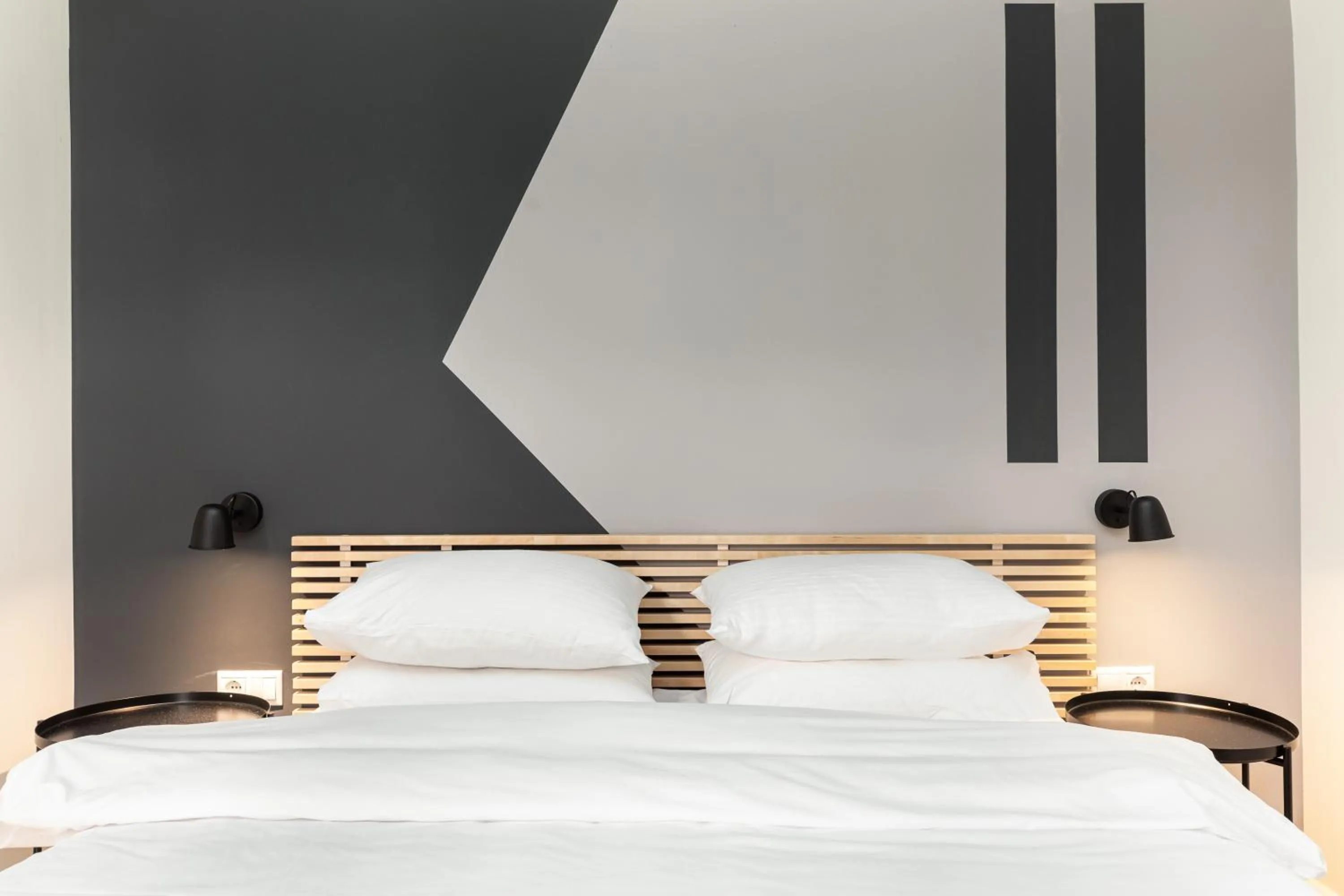 Bedroom, Bed in Vista by halu!: Spacious City Centre Home