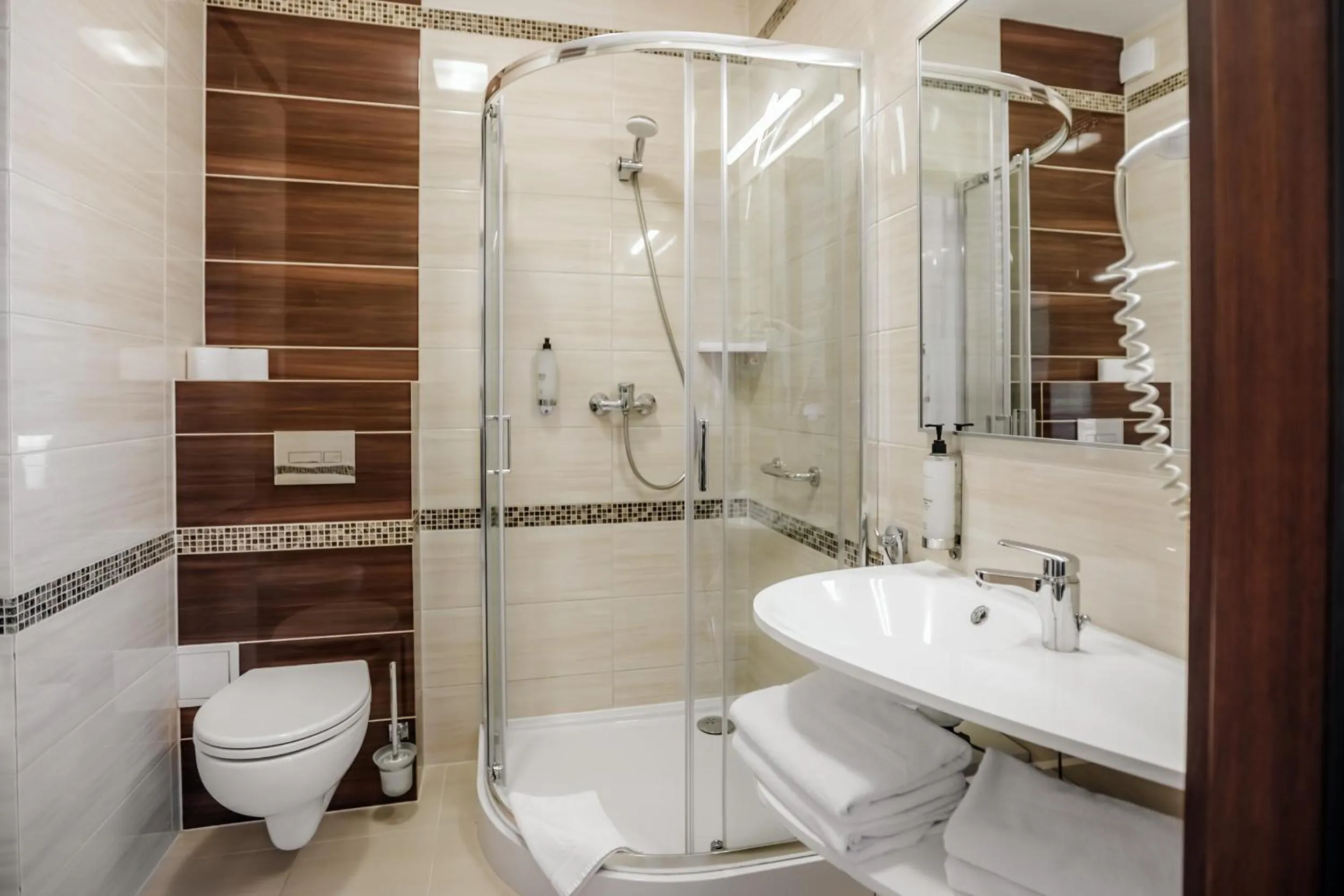 Shower in Hotel Emocja SPA