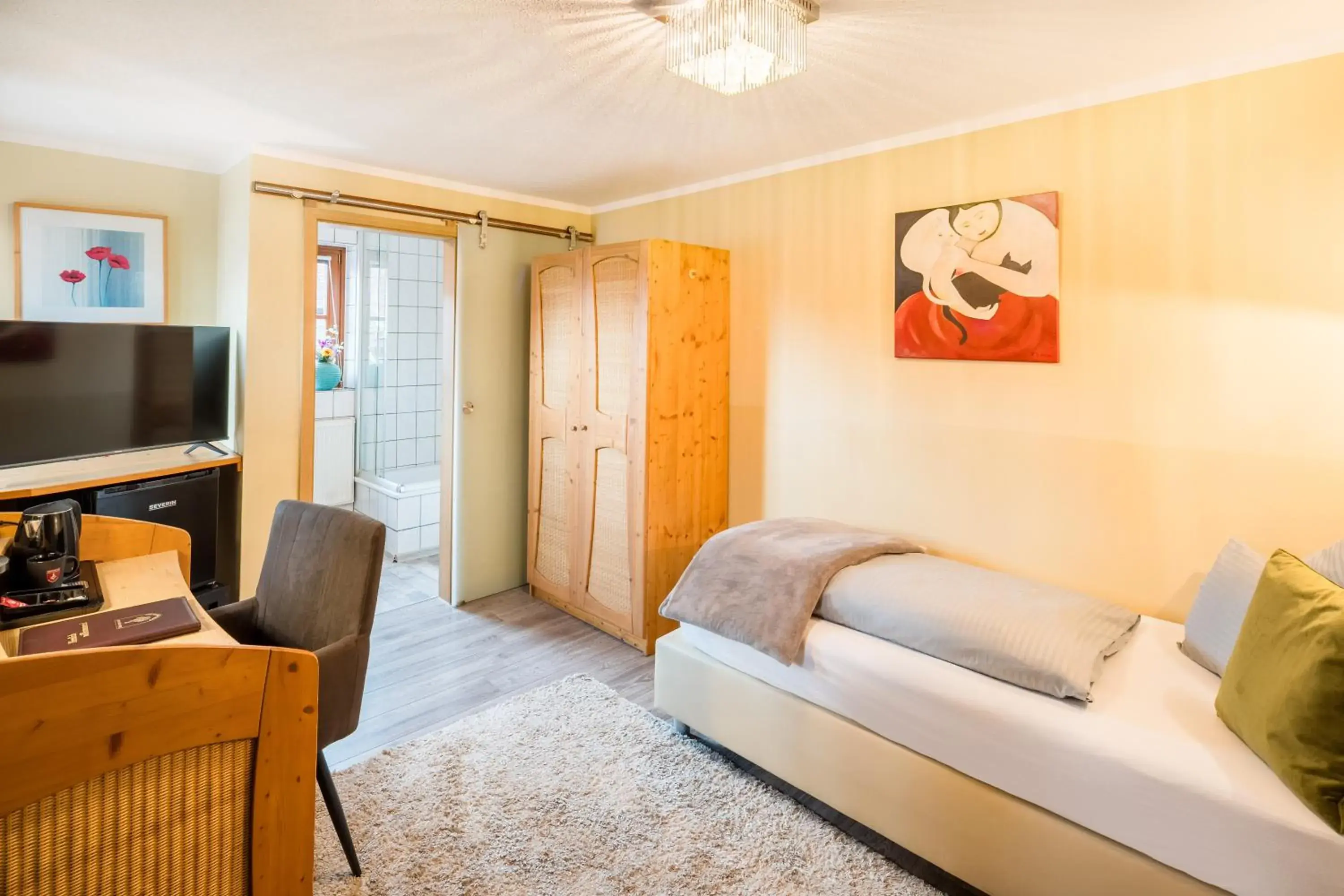 Single Room with Bathroom in Hotel Nürnberger Hof in Altdorf Single Room with Bathroom in Hotel Nürnberger Hof in Altdorf