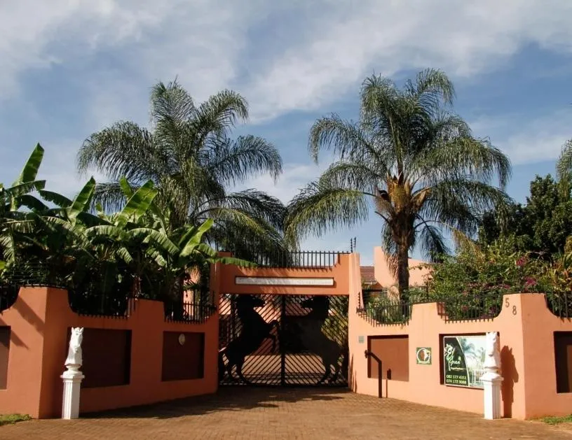 Facade/entrance in El Gran Chaparral Guest House