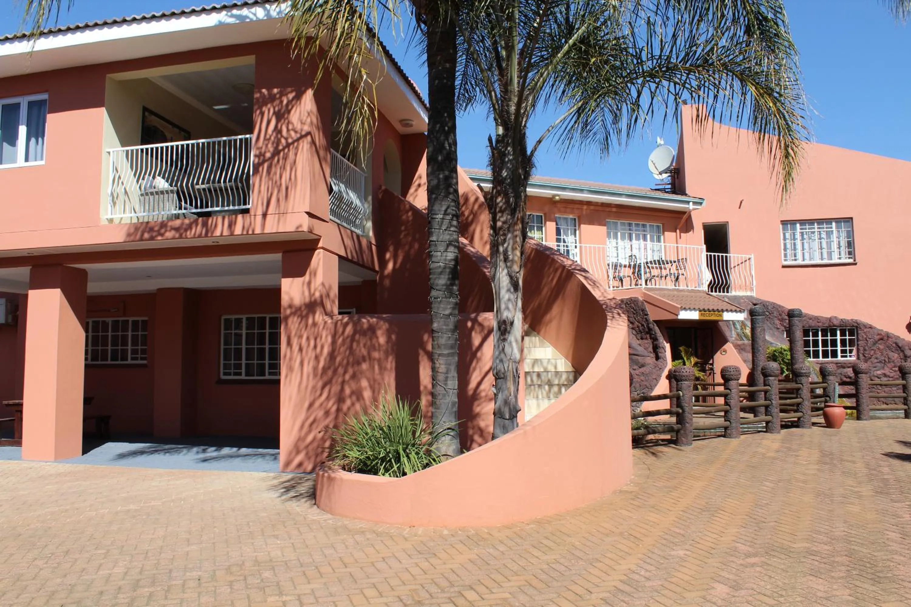 Facade/entrance in El Gran Chaparral Guest House