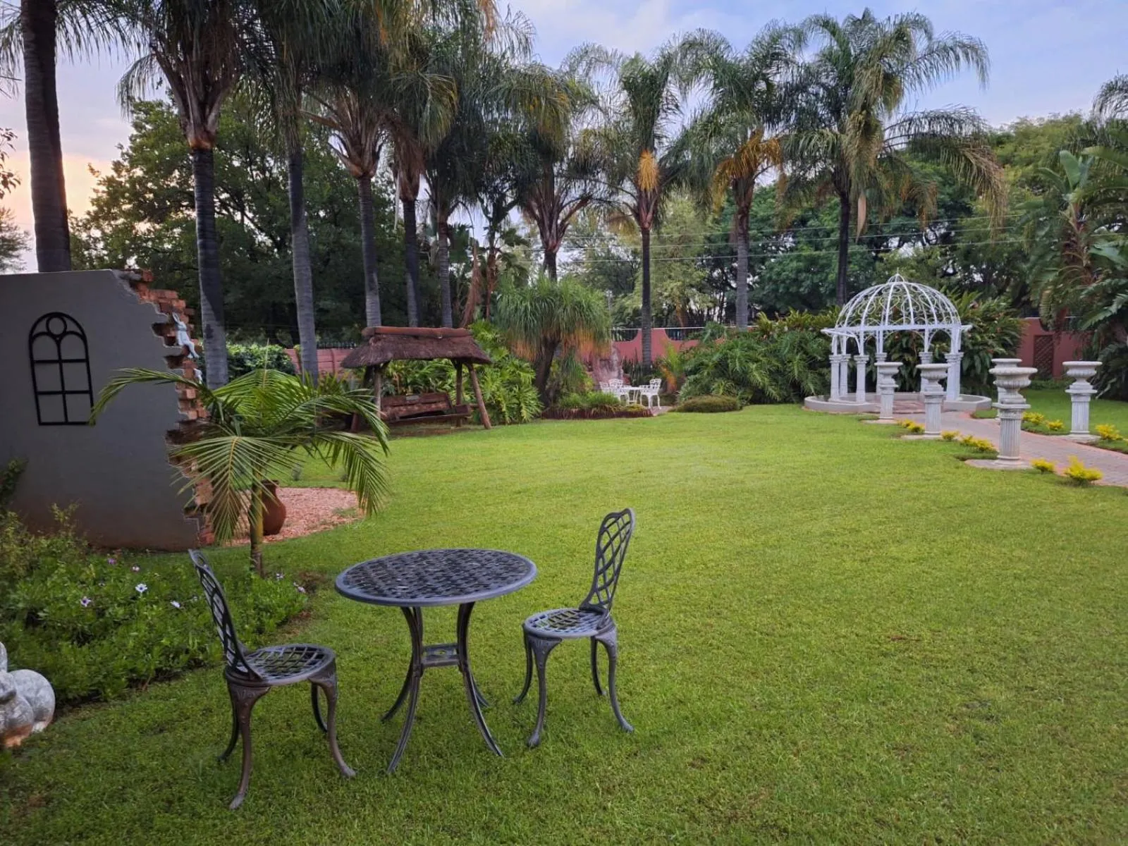 Garden in El Gran Chaparral Guest House