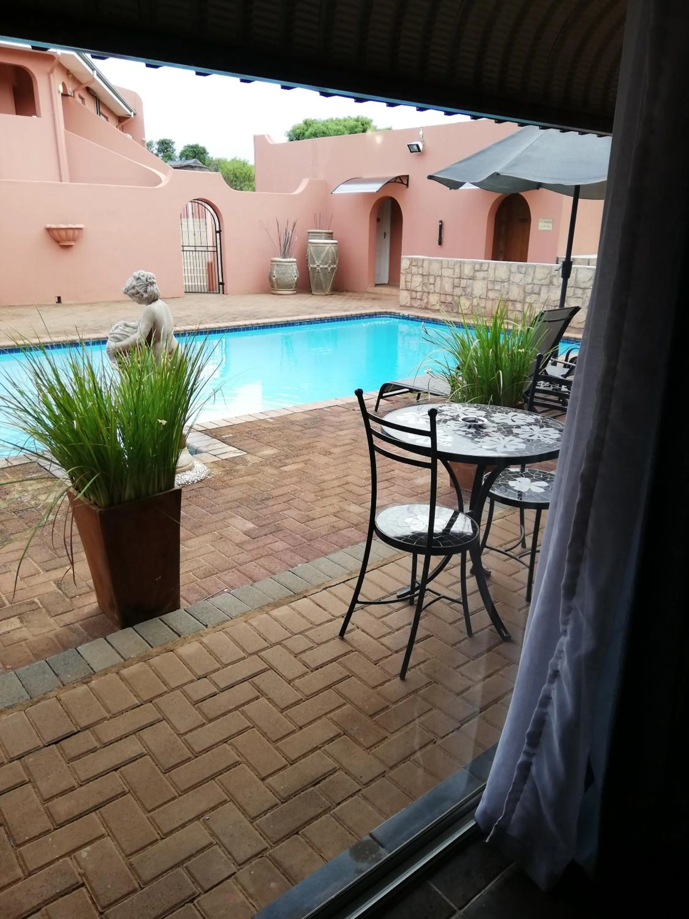 Swimming pool in El Gran Chaparral Guest House