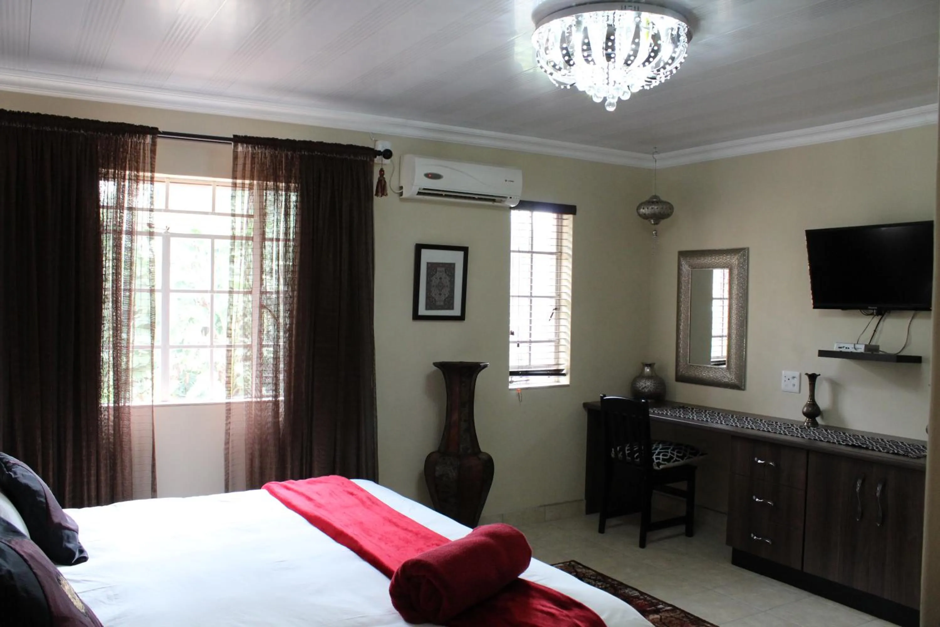 Bedroom, Bed in El Gran Chaparral Guest House