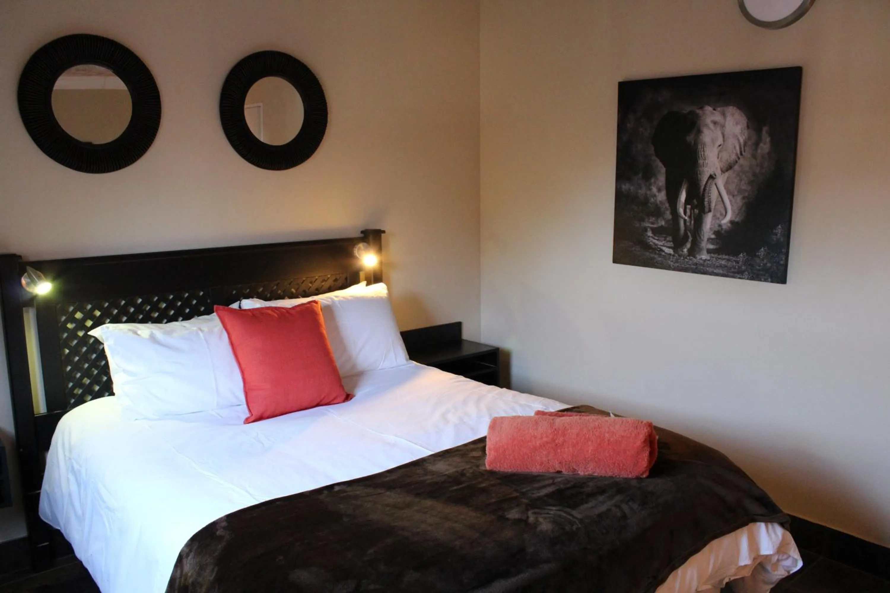 Bedroom, Bed in El Gran Chaparral Guest House