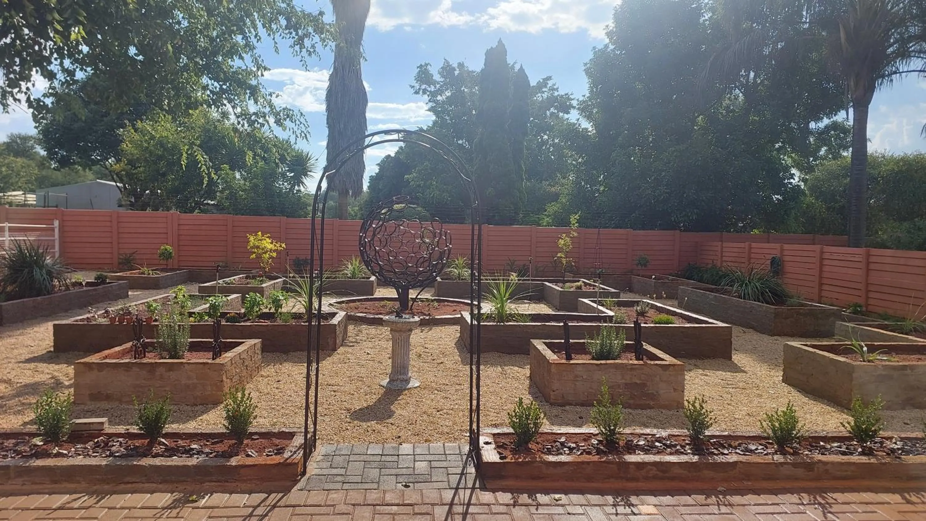 Garden in El Gran Chaparral Guest House