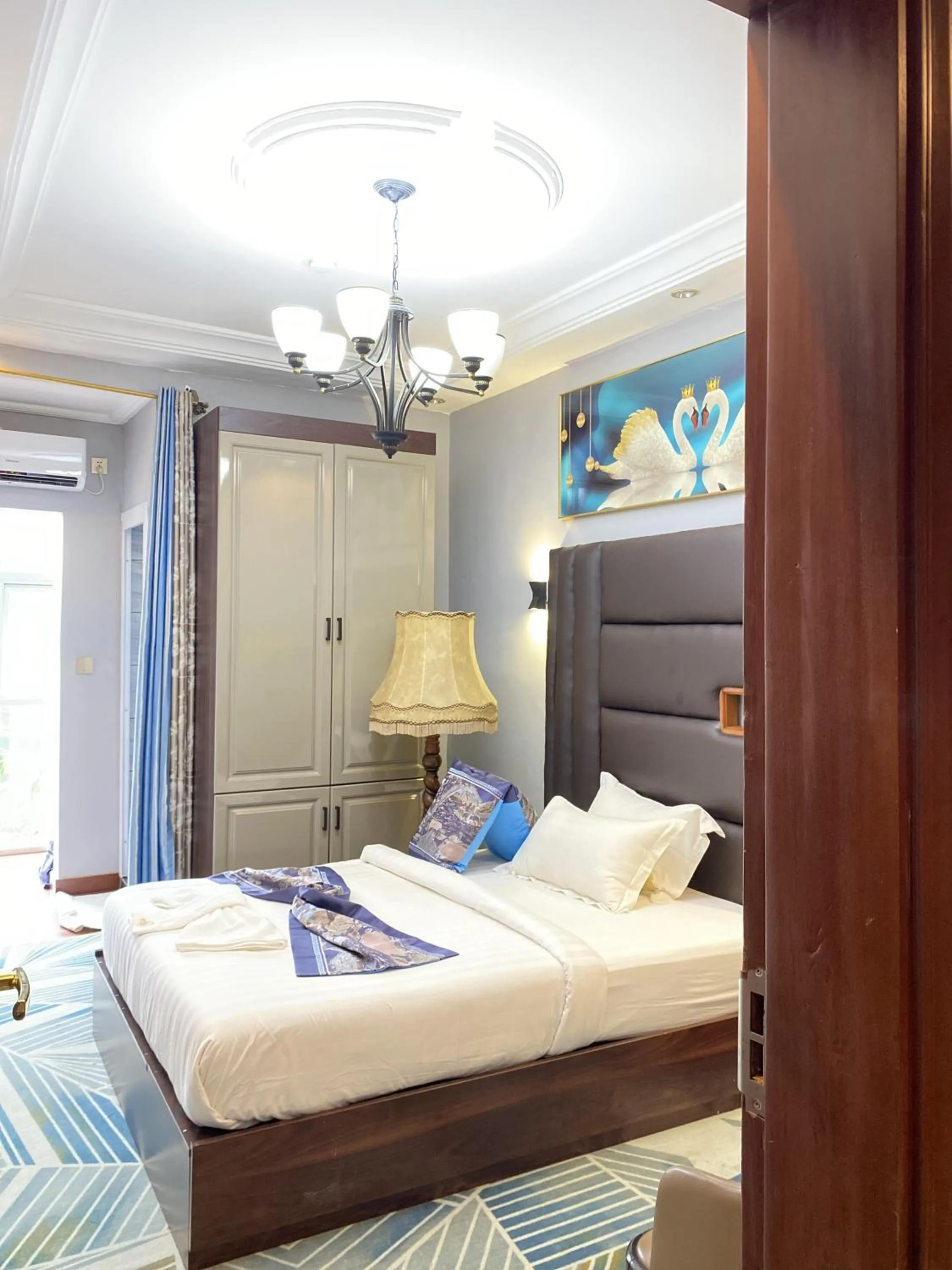 Bed in THE DREAMS HOTEL