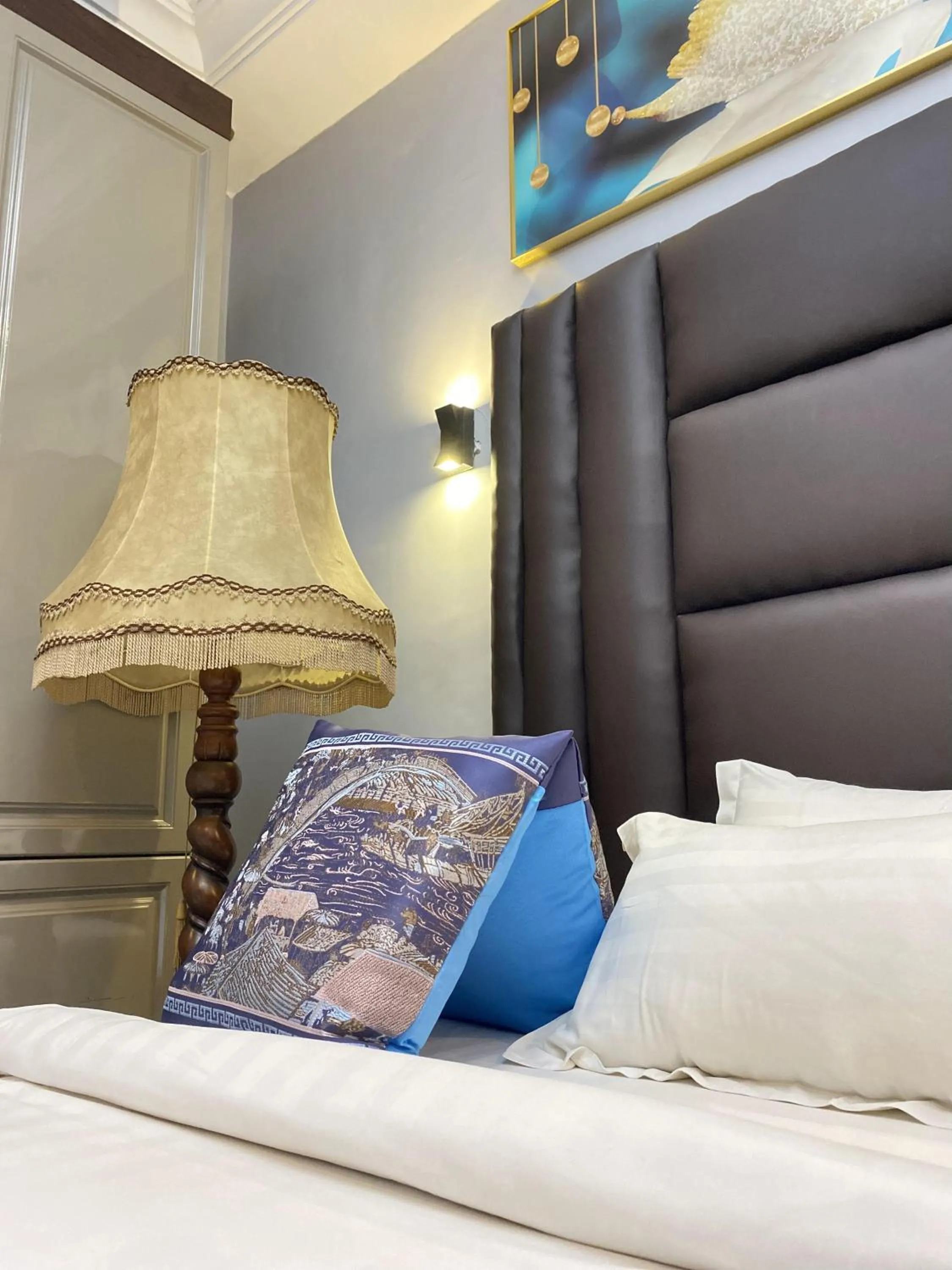 Bed in THE DREAMS HOTEL