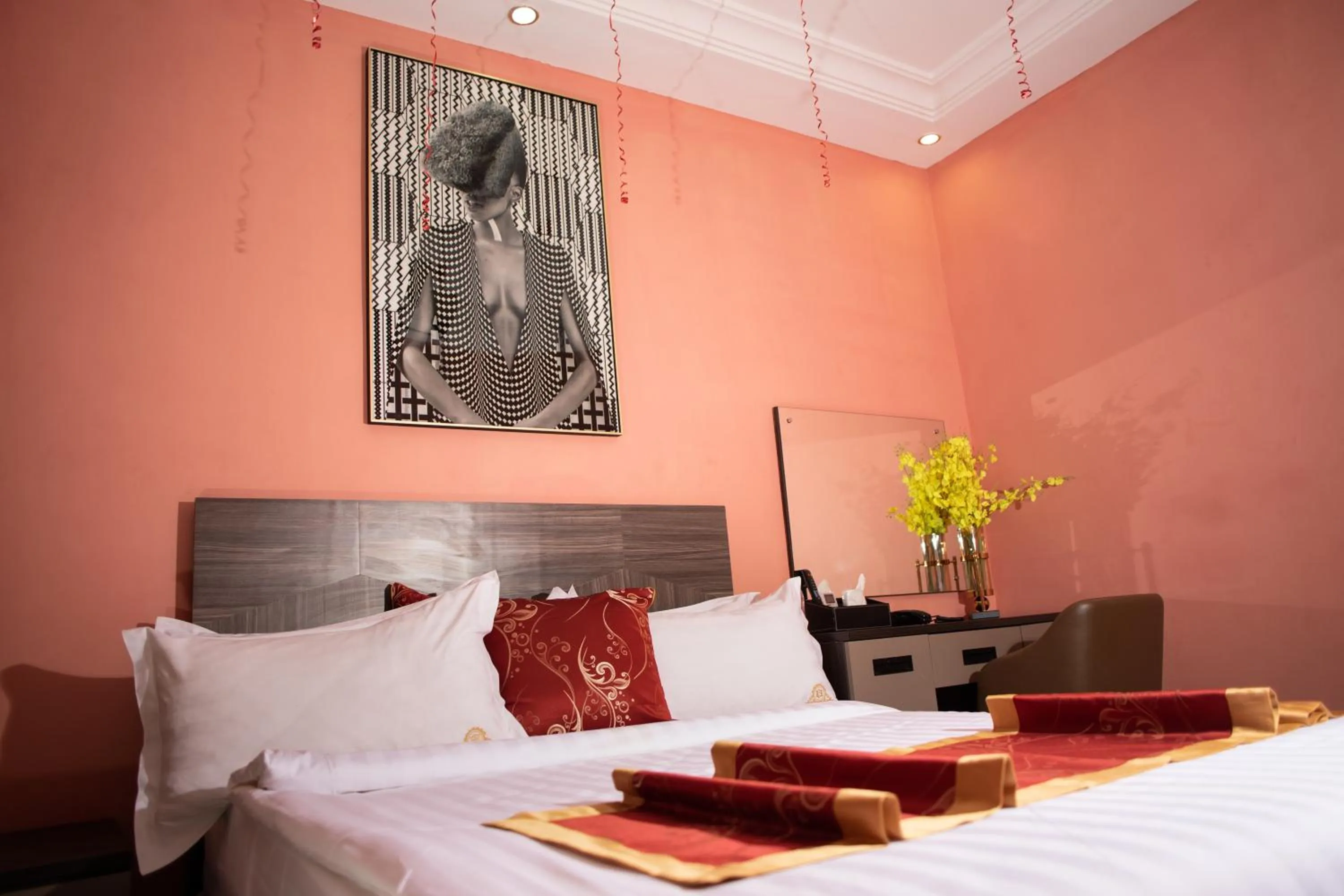 Photo of the whole room, Bed in THE DREAMS HOTEL