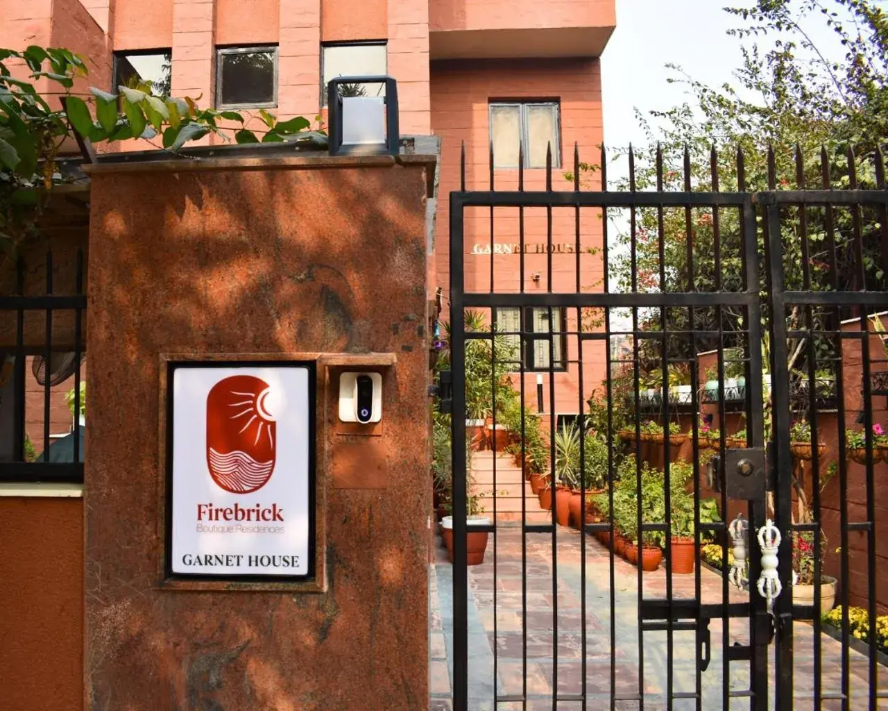 Standard Twin Room with Garden View in Firebrick Boutique Residences - GARNET HOUSE Standard Twin Room with Garden View in Firebrick Boutique Residences - GARNET HOUSE