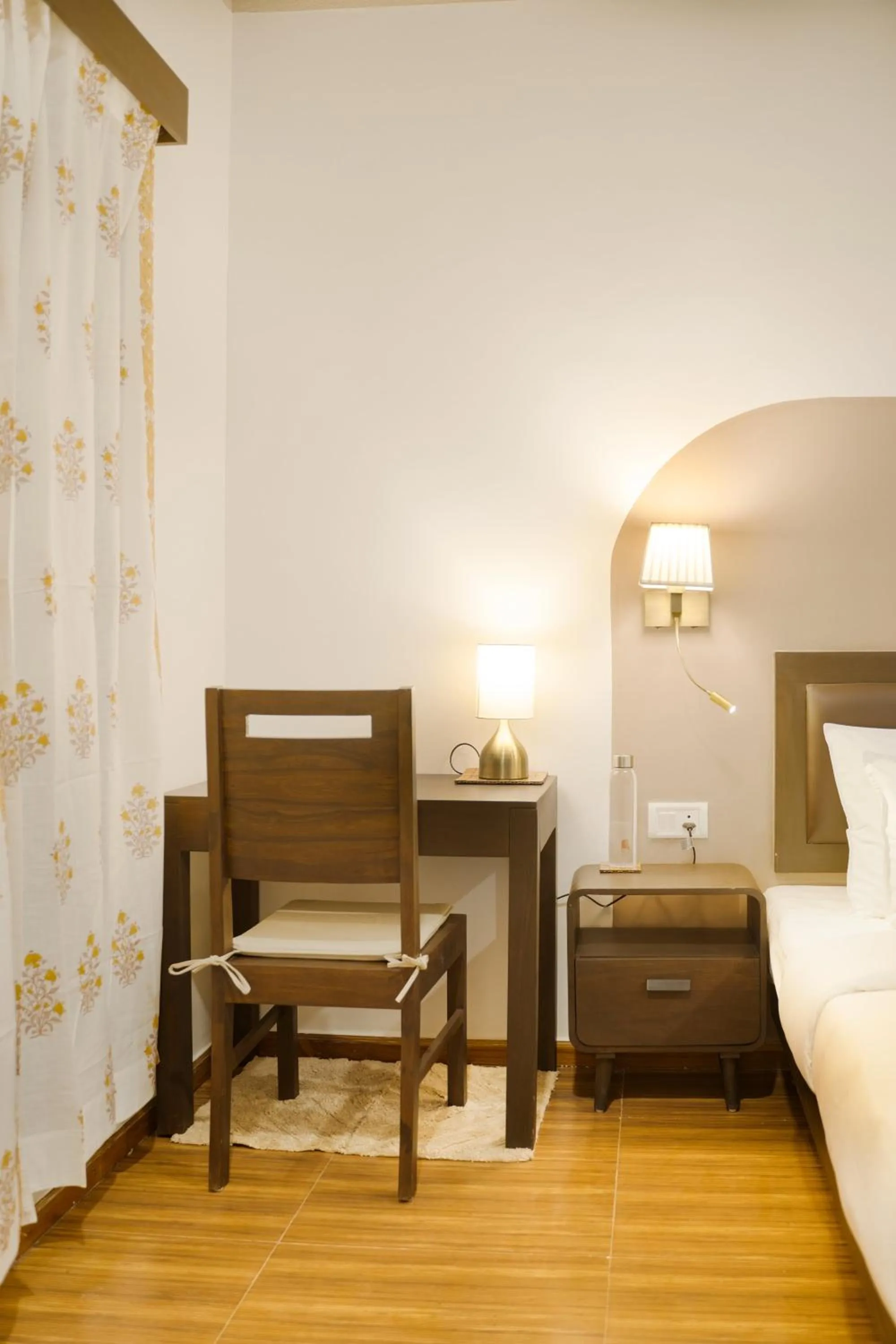 Seating area, Bed in Firebrick Boutique Residences - GARNET HOUSE