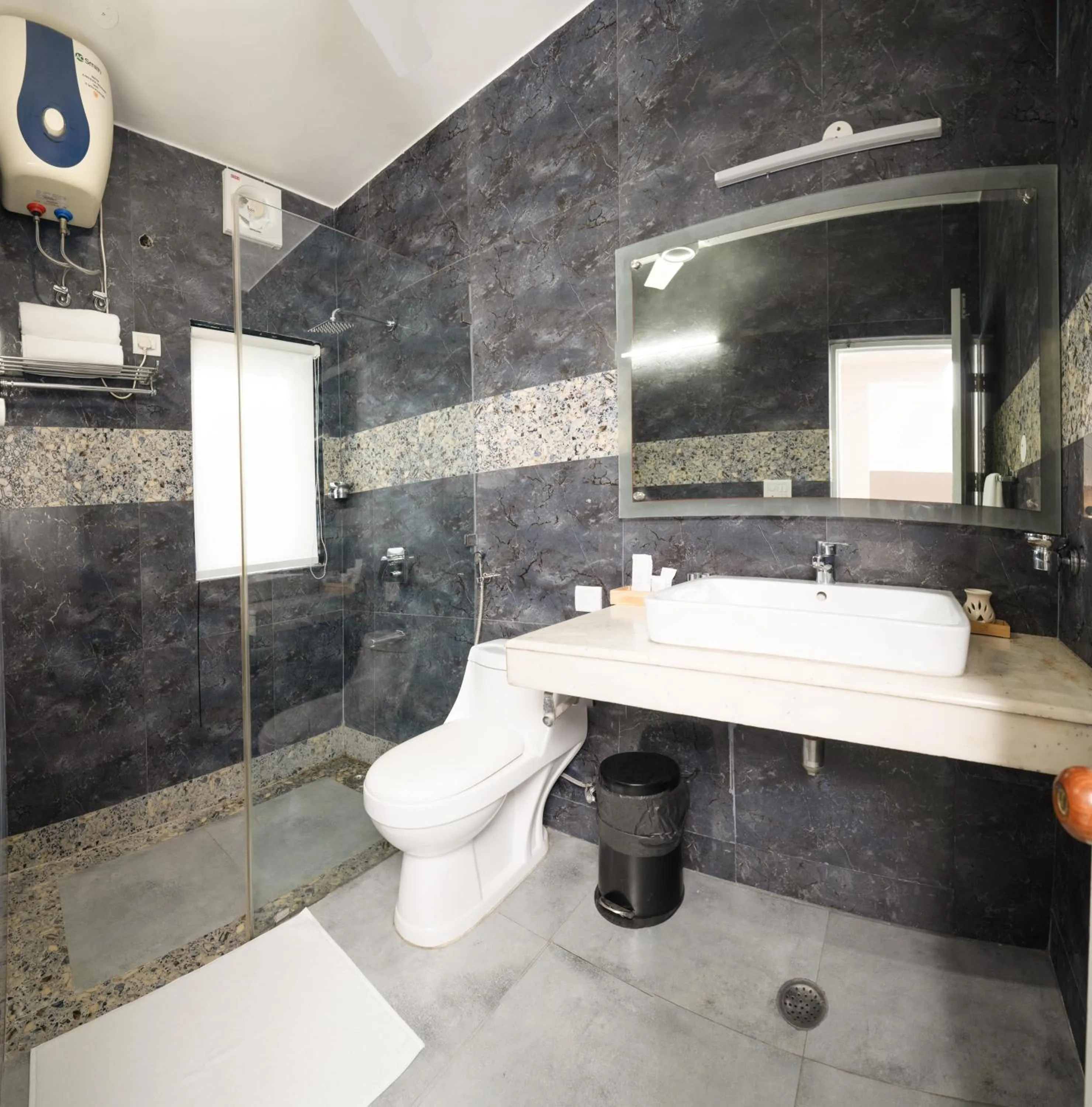 Shower in Firebrick Boutique Residences - GARNET HOUSE