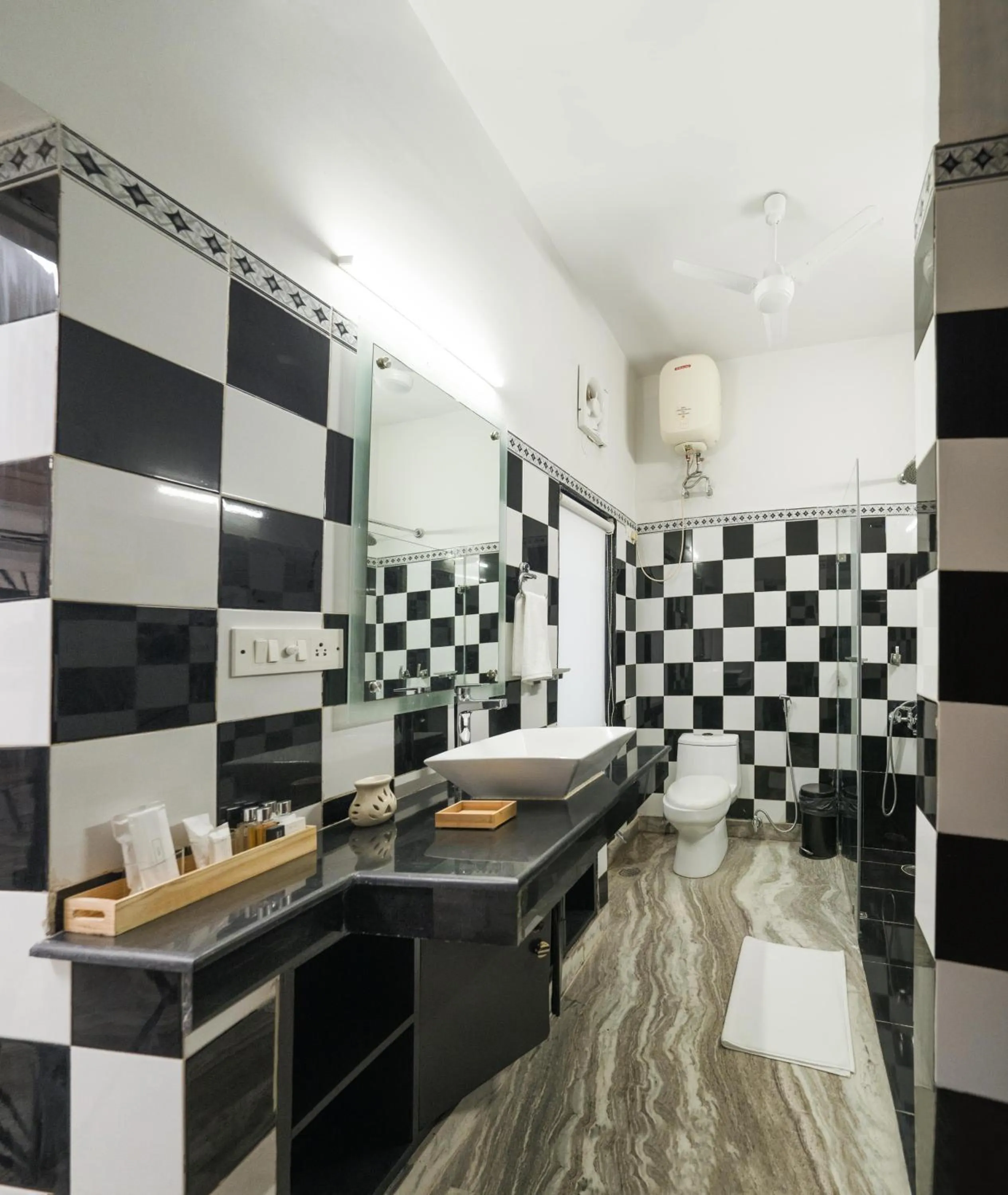 Shower in Firebrick Boutique Residences - GARNET HOUSE