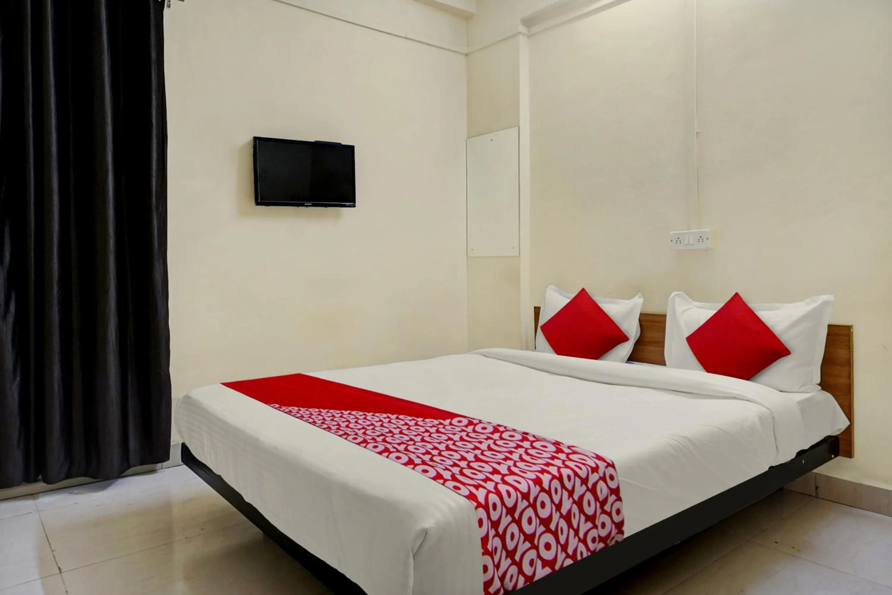 Bedroom, Bed in Super Hotel O Sai Avenue