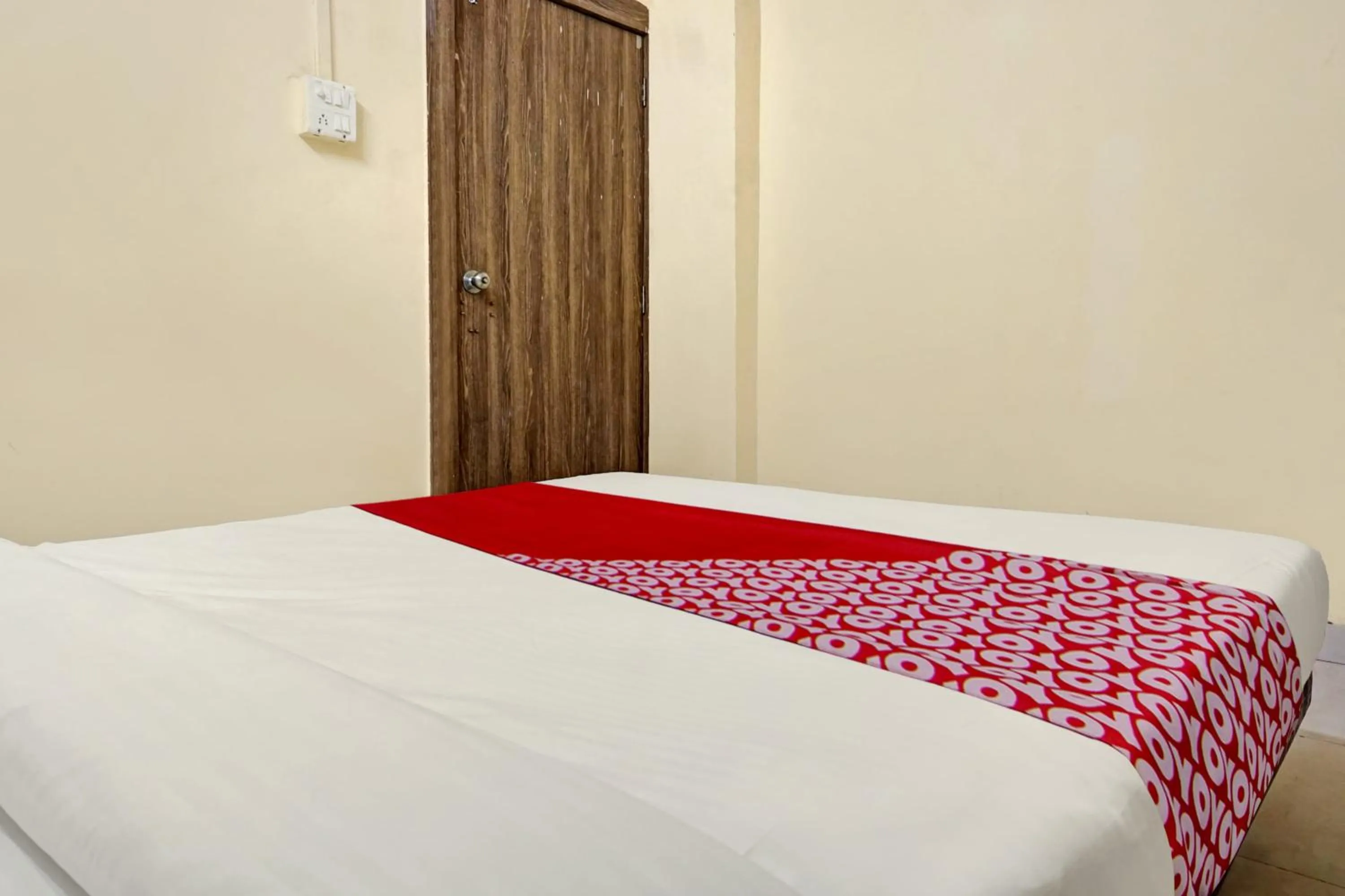 Bedroom, Bed in Super Hotel O Sai Avenue