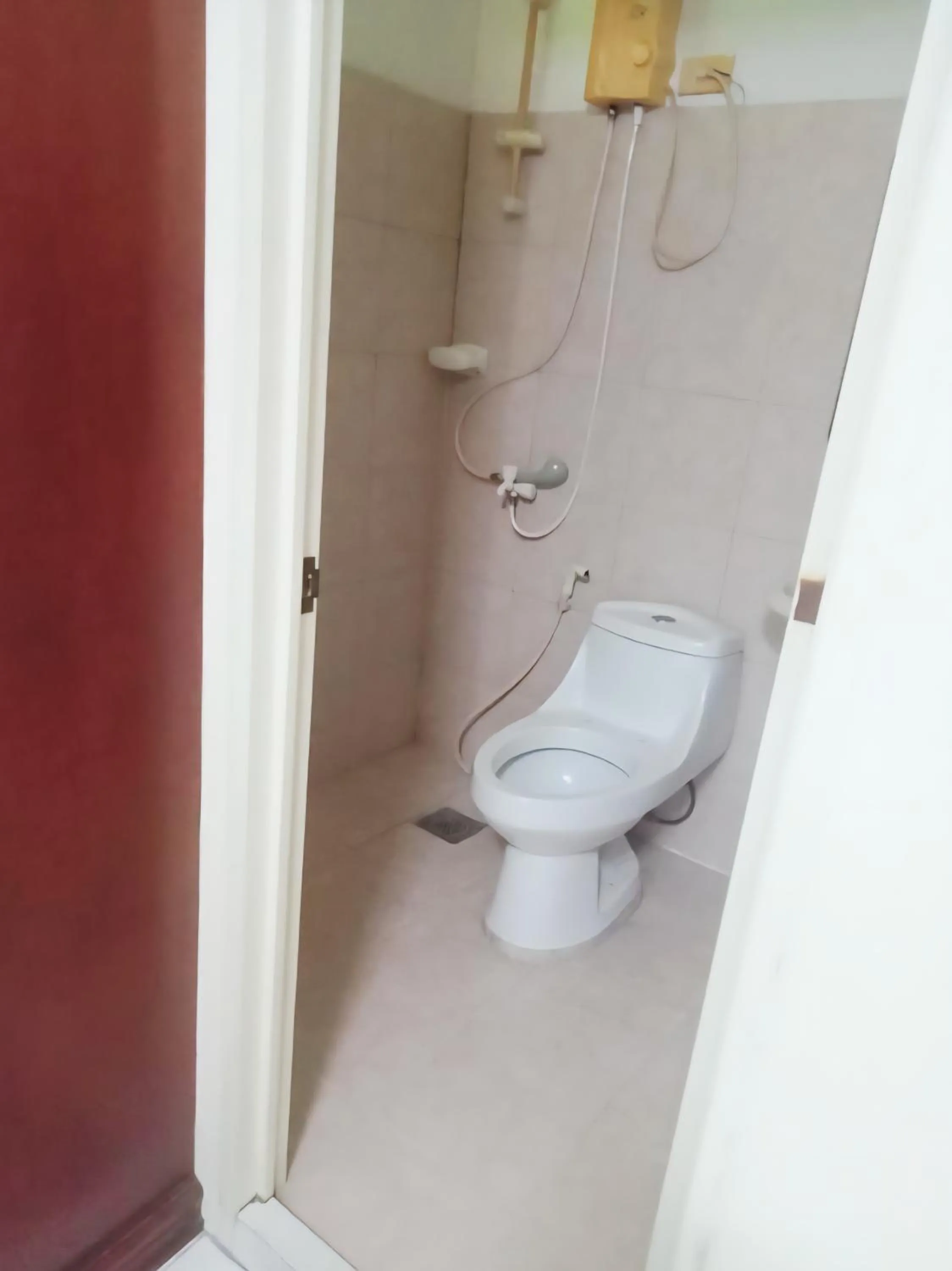 Bathroom in Goland Pension House & Dormitory by SMS Hospitality