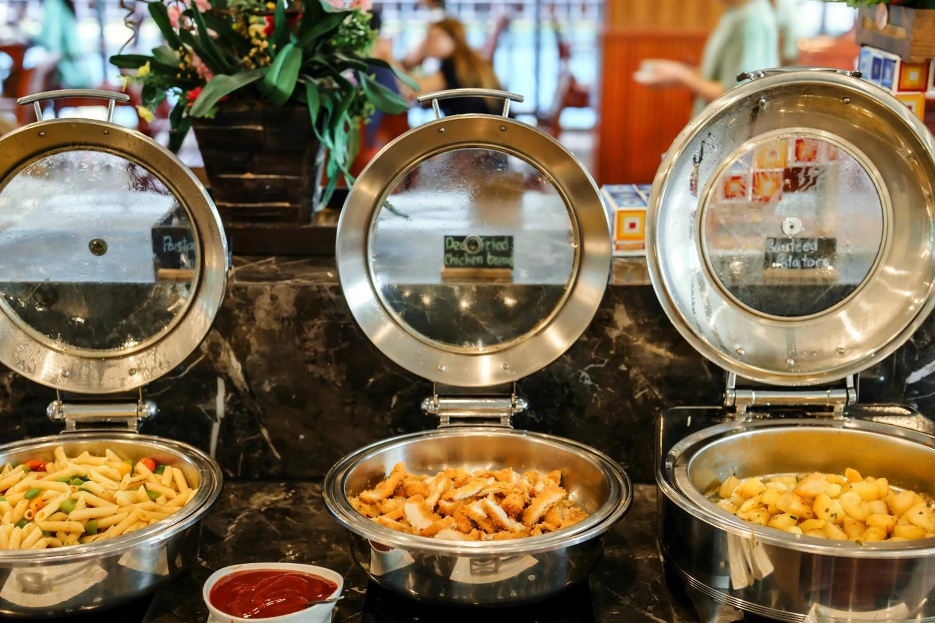 Buffet breakfast in Kana Hotel Phuket普吉岛卡娜酒店