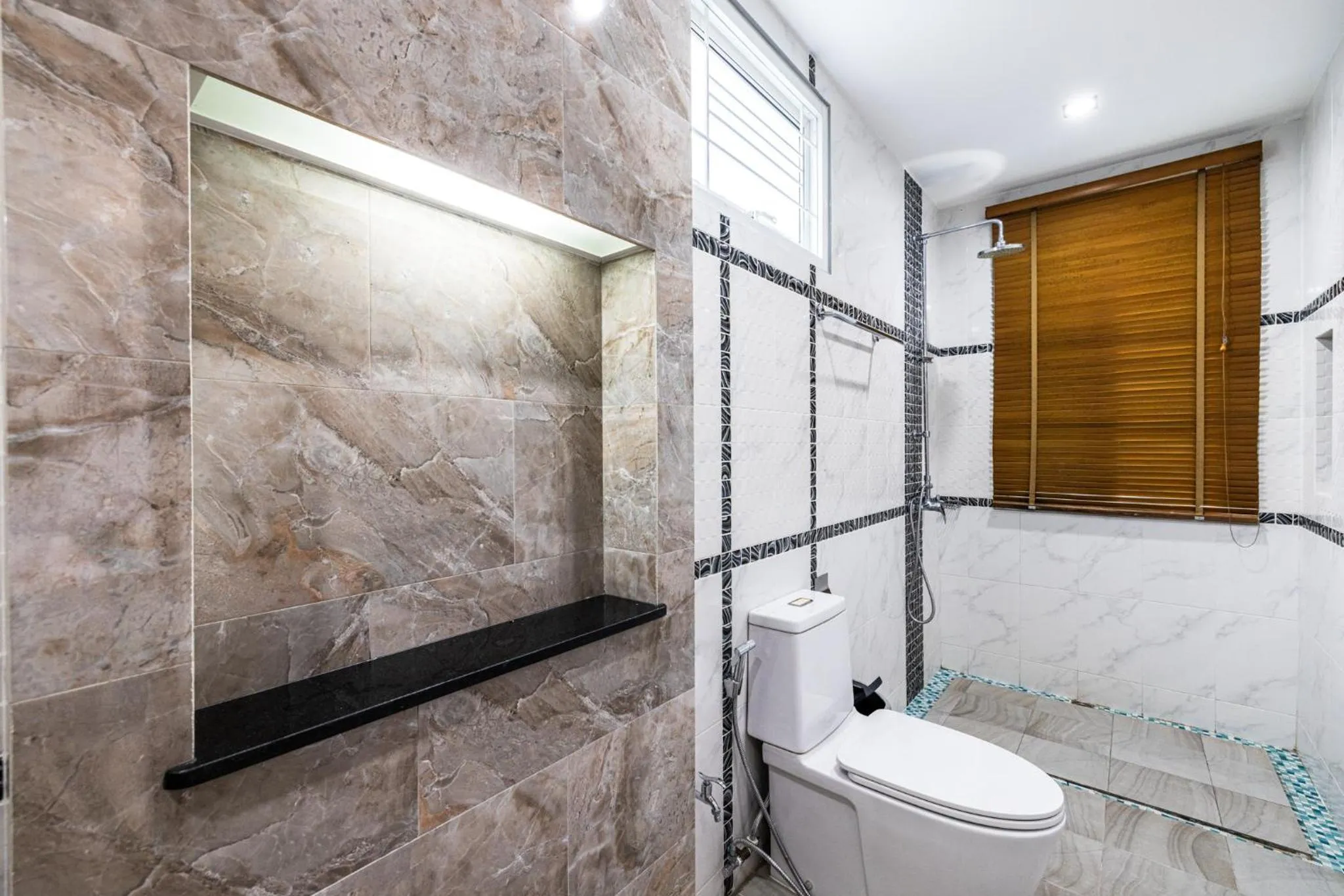 Shower in Kana Hotel Phuket普吉岛卡娜酒店