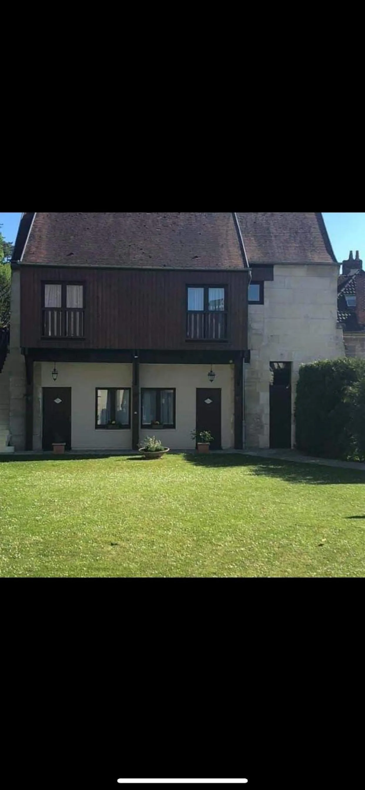 Property building in AUBERGE DU JEU D'ARC