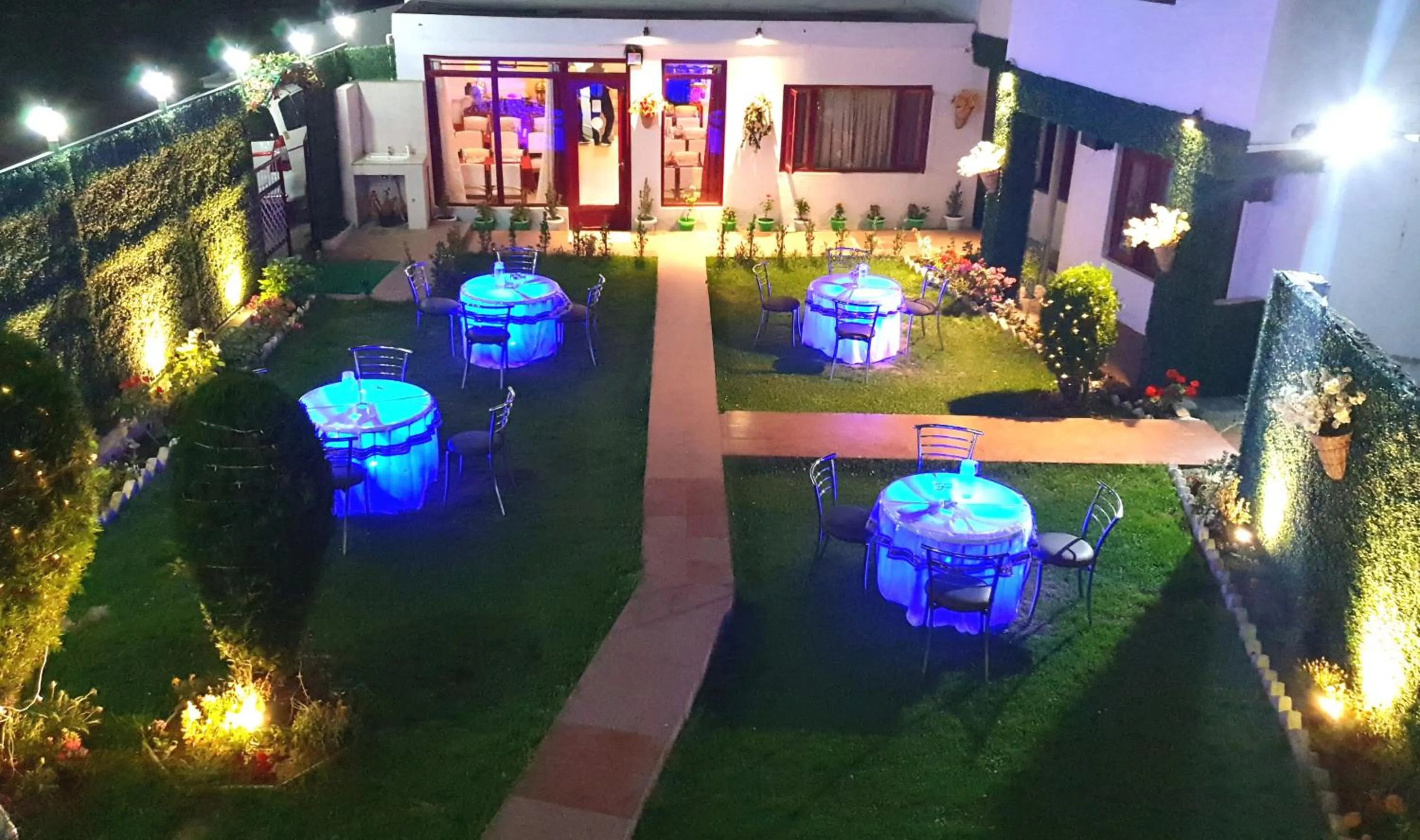 Pool View in Hotel Vintage