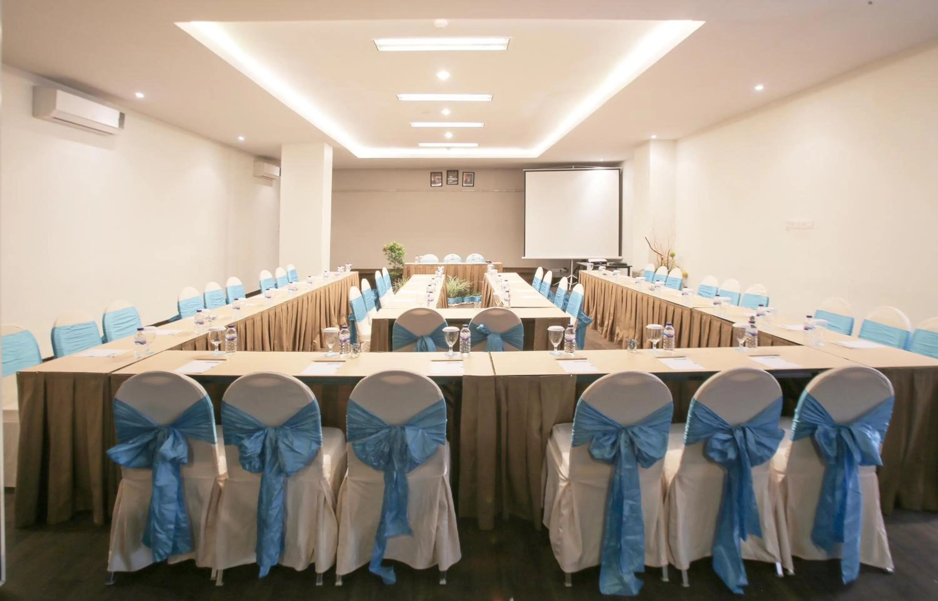 Business facilities in Idoop Hotel by Prasanthi