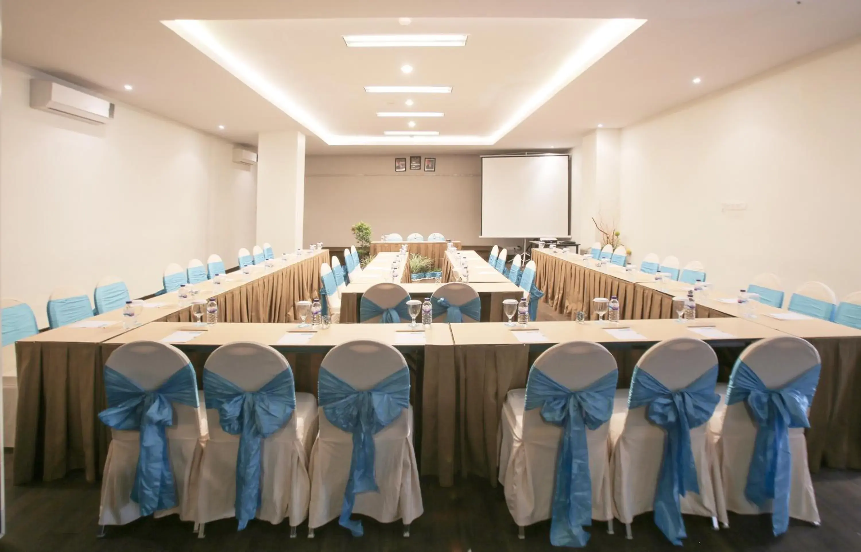 Business facilities in Idoop Hotel by Prasanthi Business facilities in Idoop Hotel by Prasanthi