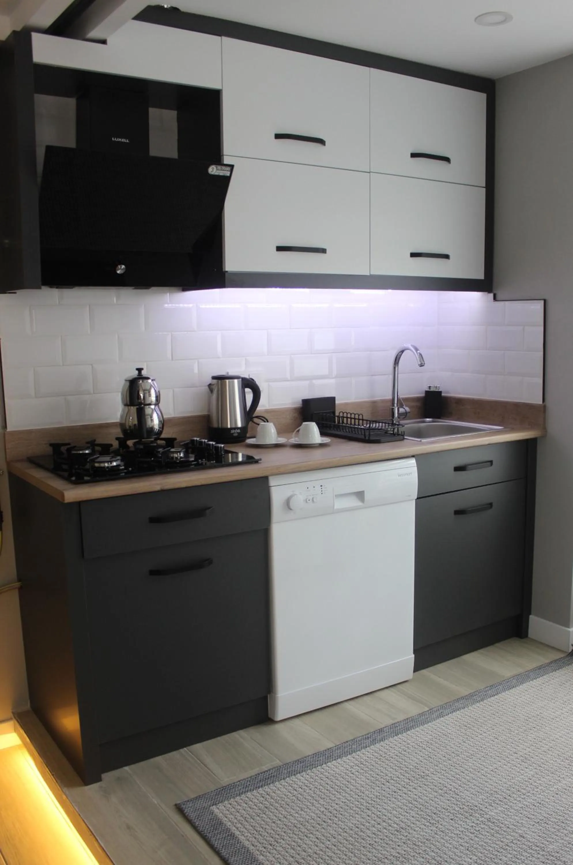 Kitchen or kitchenette in Cosy Suite